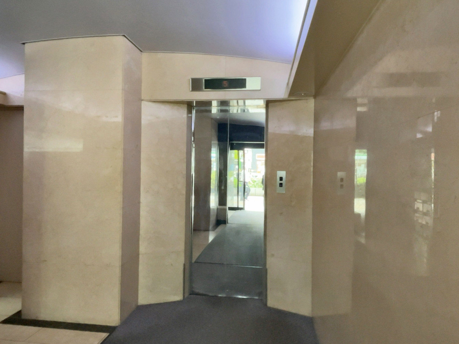 エレベーター(1基)