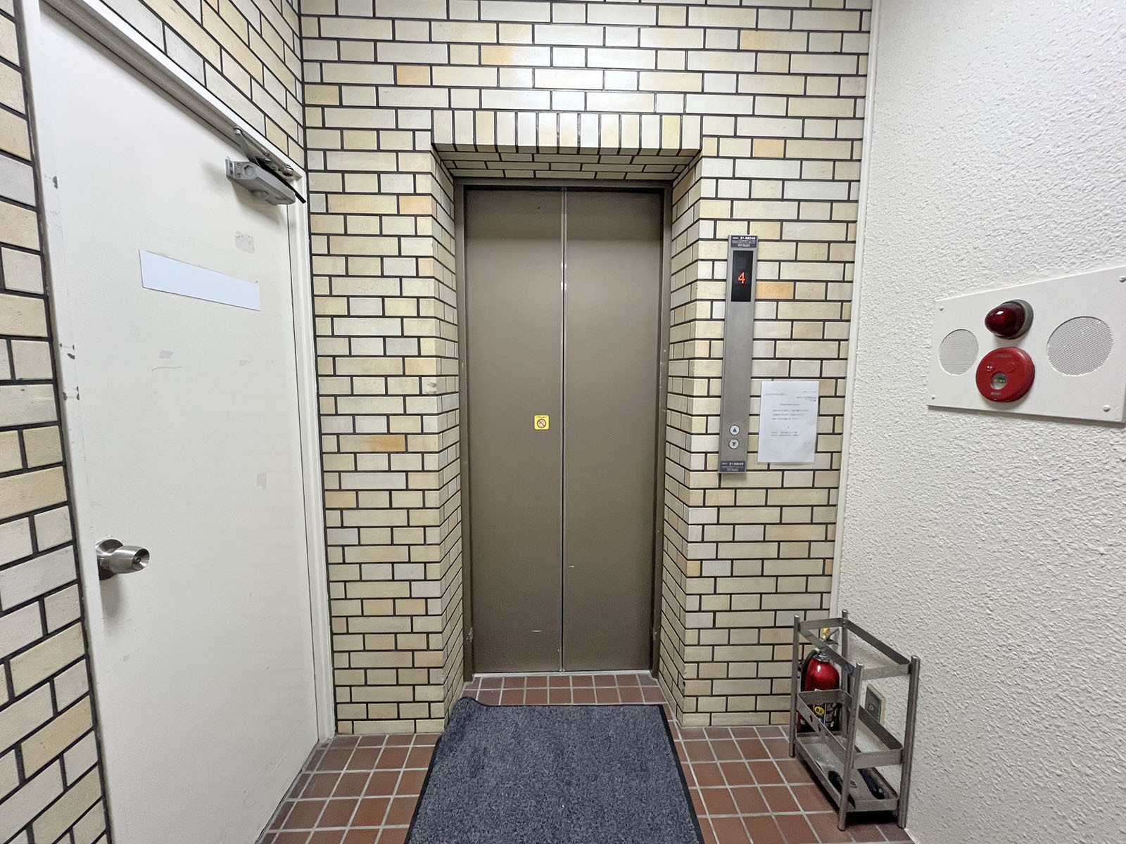 エレベーター(1基)