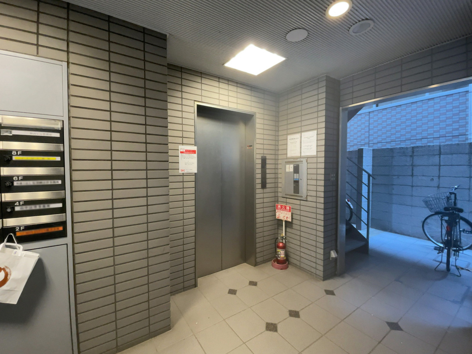 エレベーター(1基)