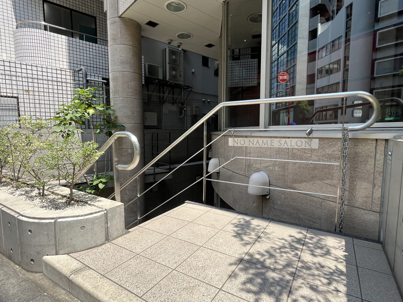 地下1階テナントの様子