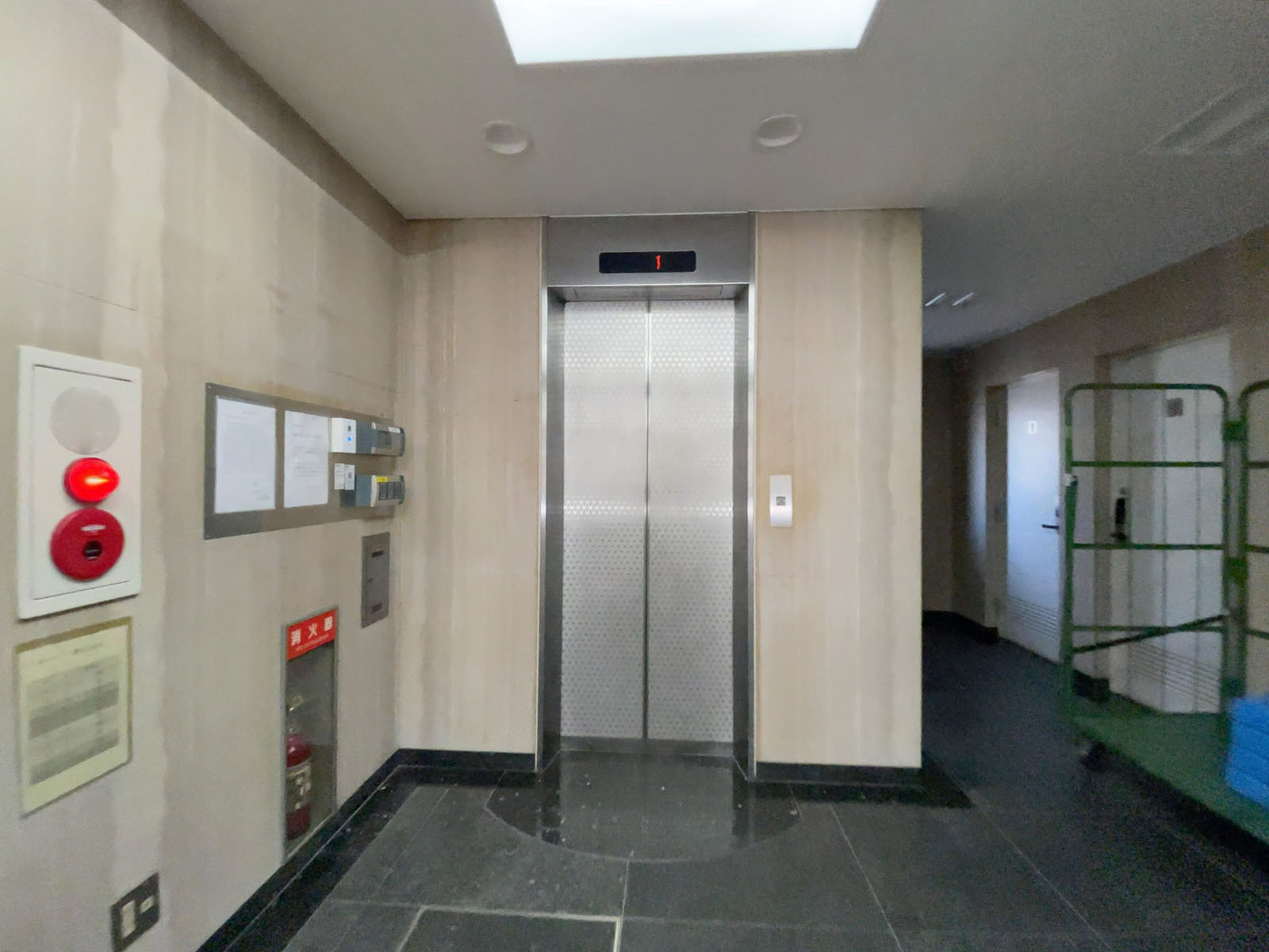 エレベーター