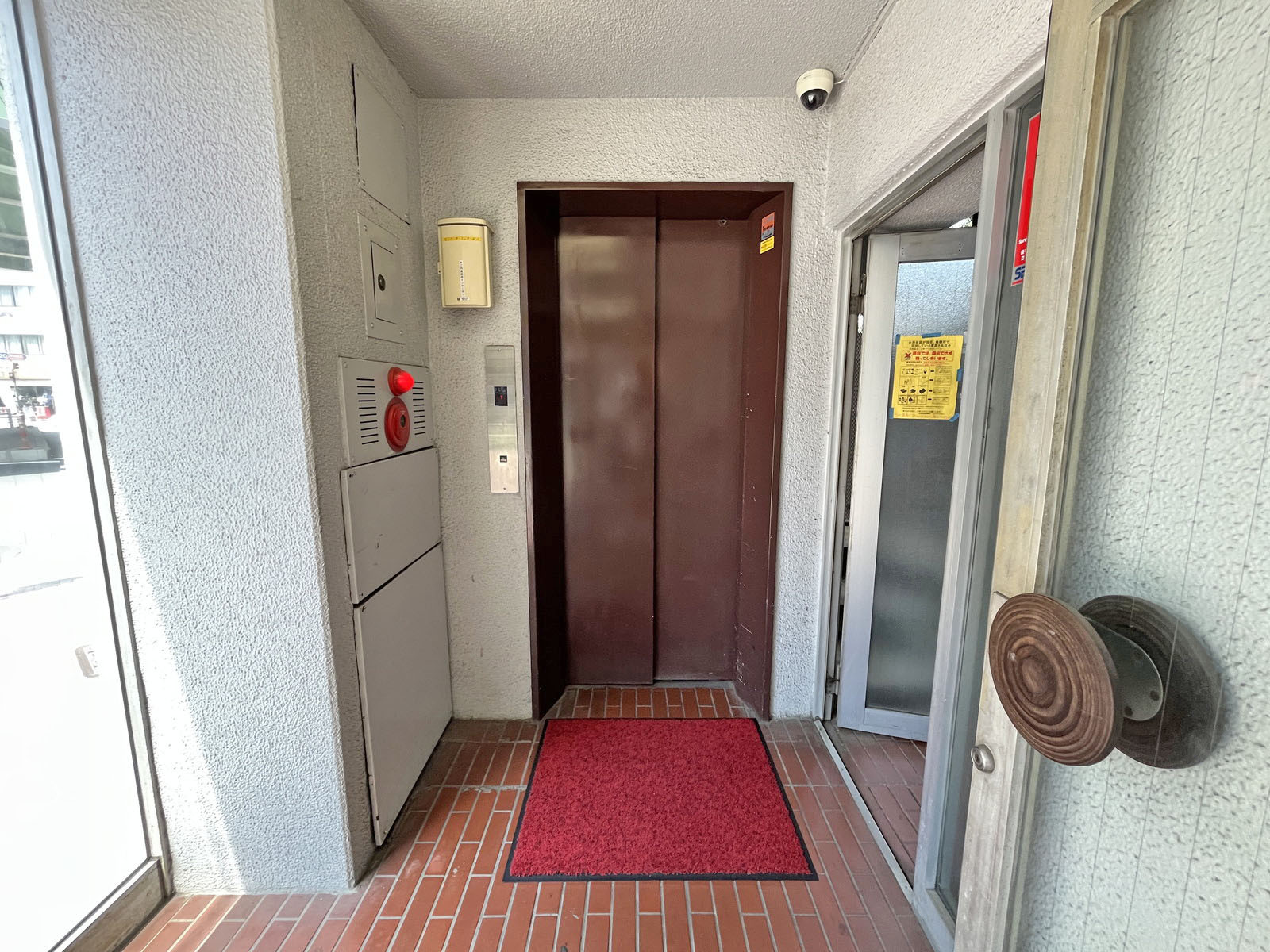 エレベーター(1基)