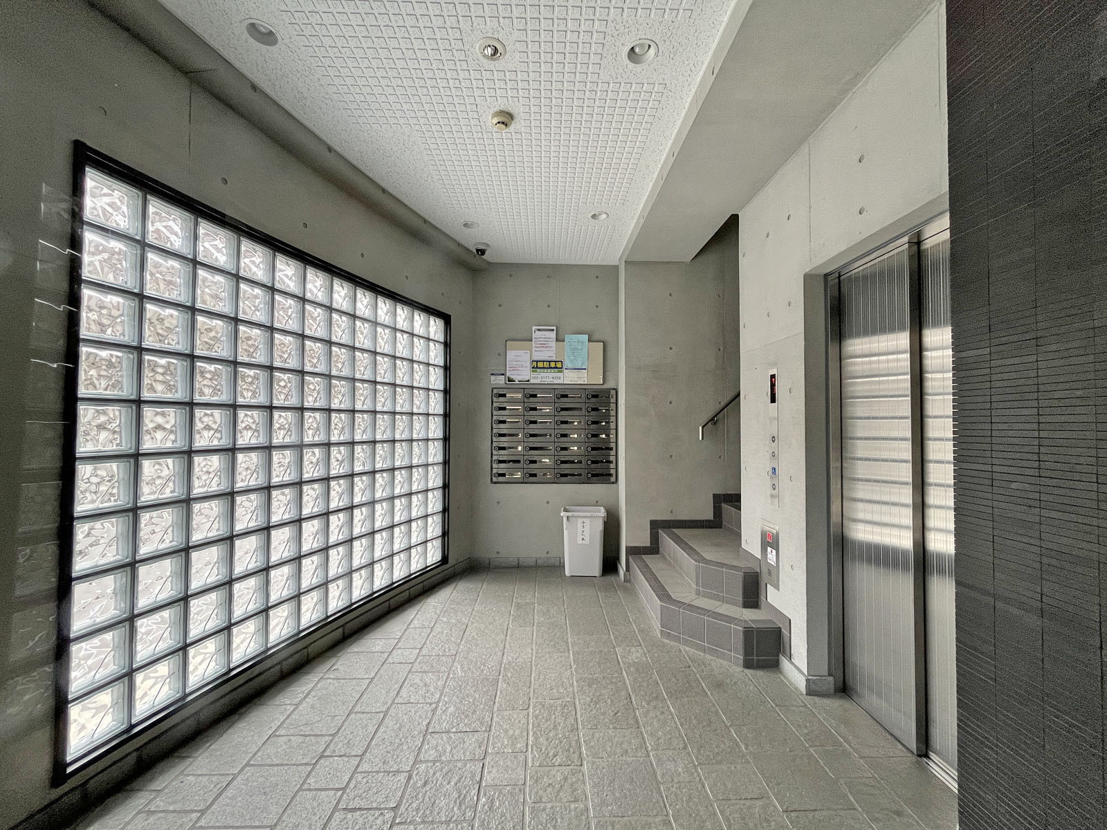 エレベーター(1基)