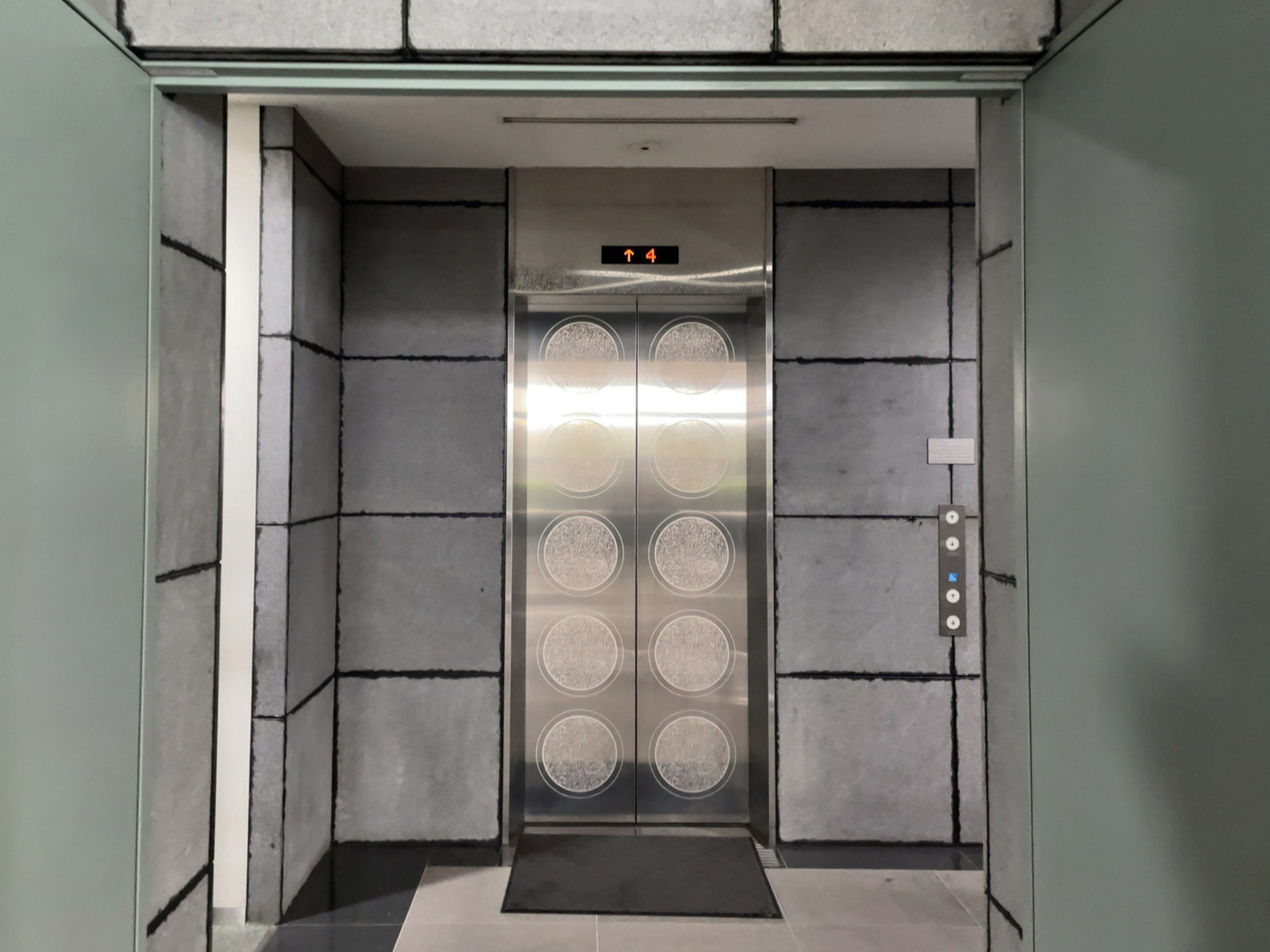エレベーター(1基)