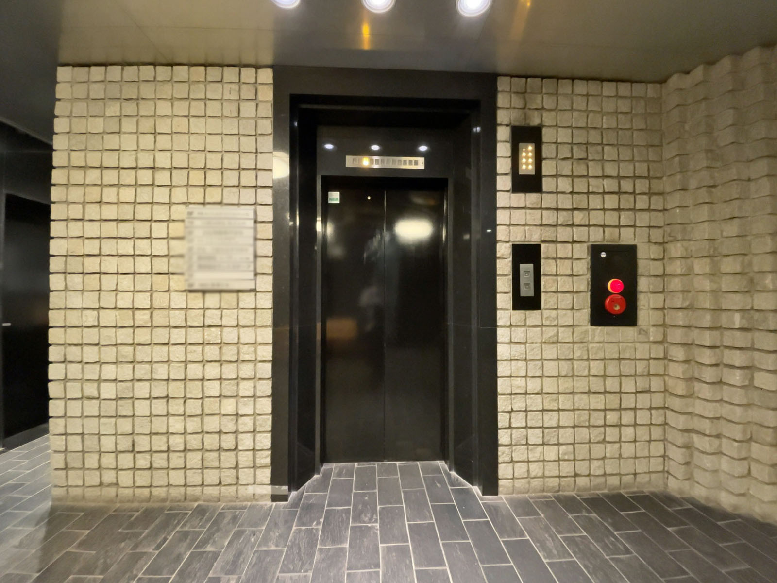 エレベーター(1基)