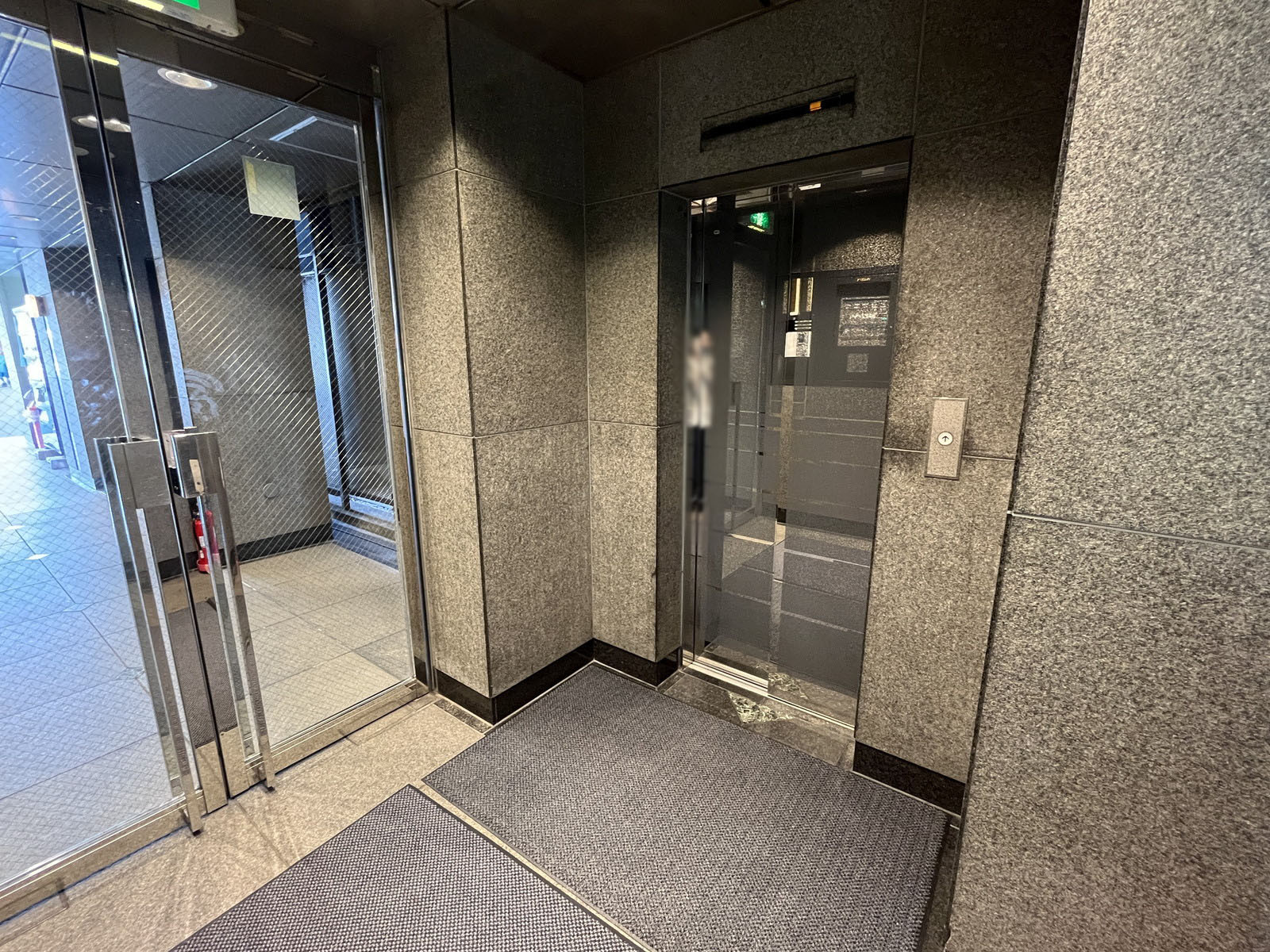 エレベーター(1基)