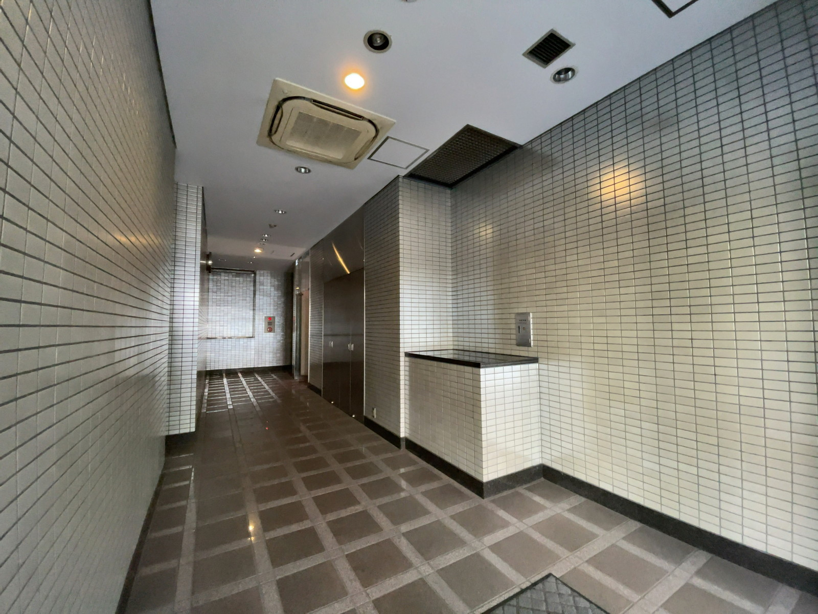 エントランスホール