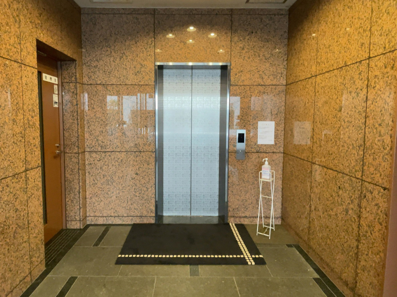 エレベーター(1基)