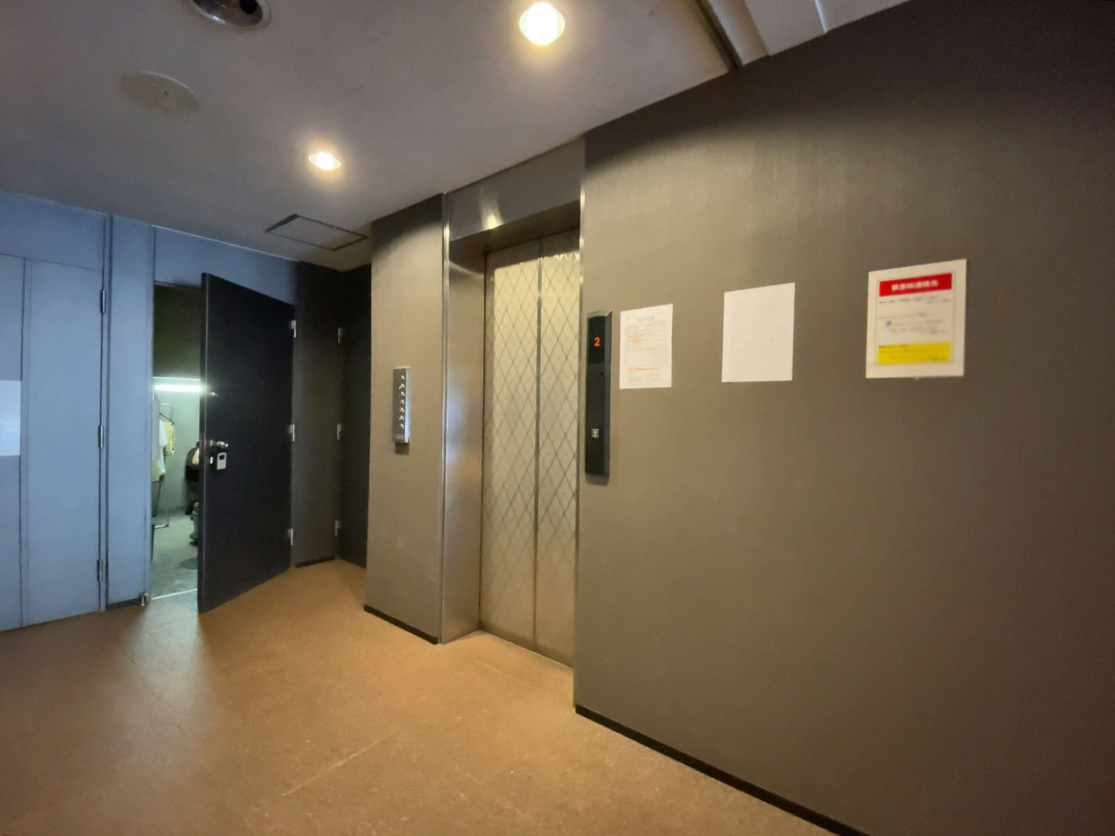 エレベーター(1基)