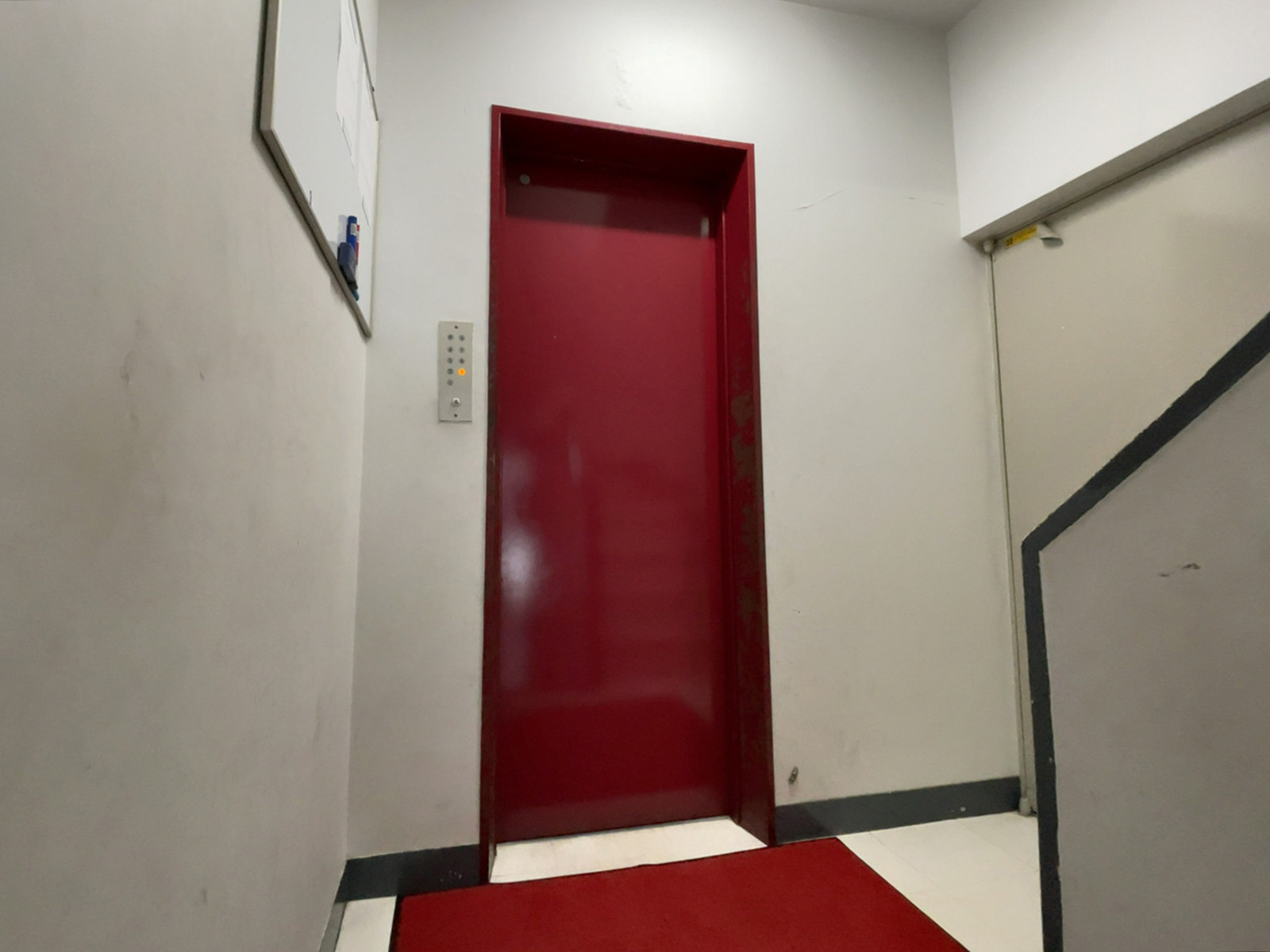 エレベーター(1基)