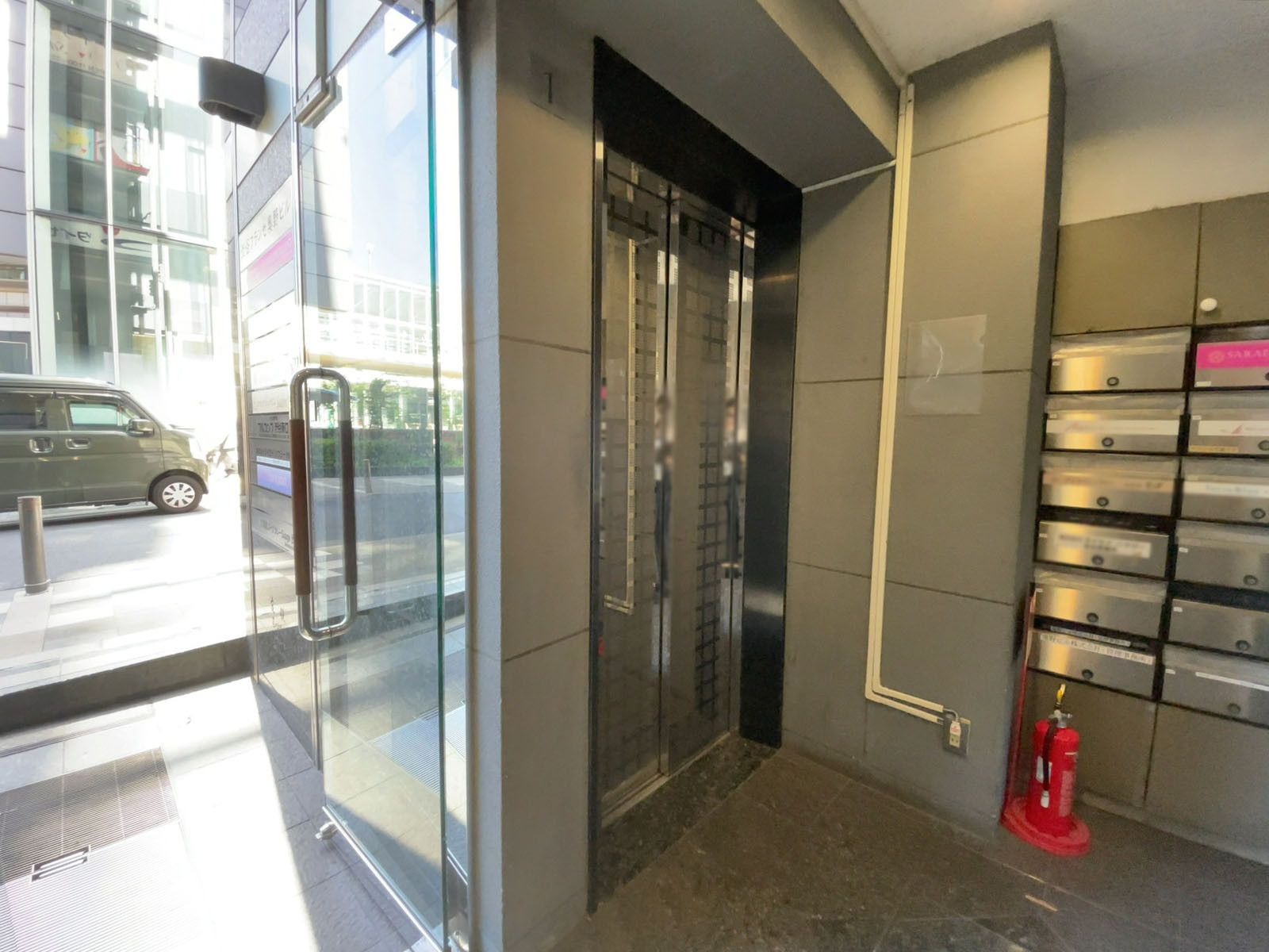 エレベーター(1基)