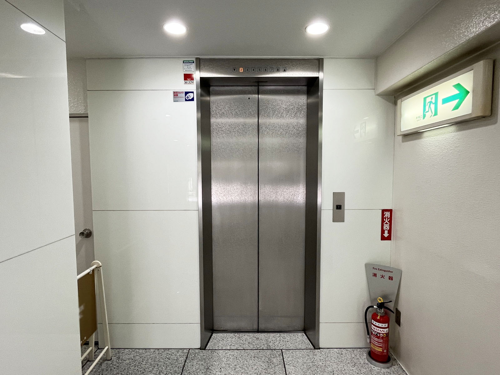エレベーター(1基)