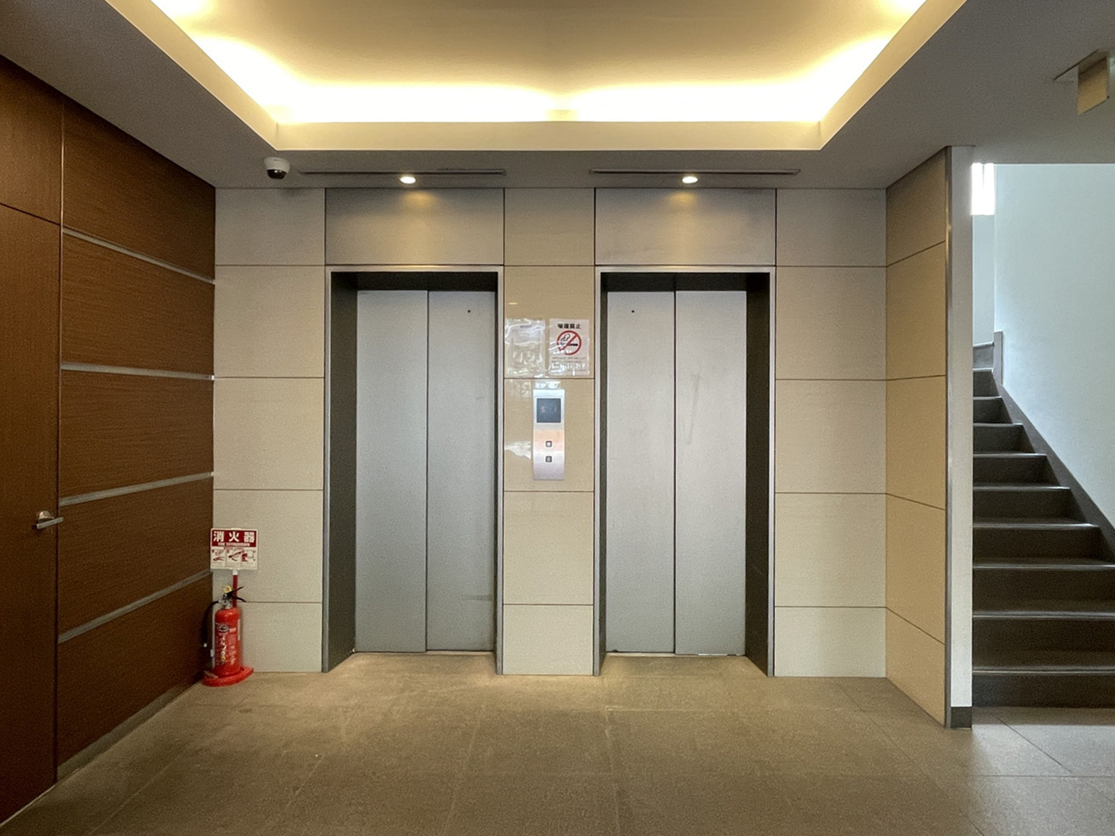 エレベーター(2基)