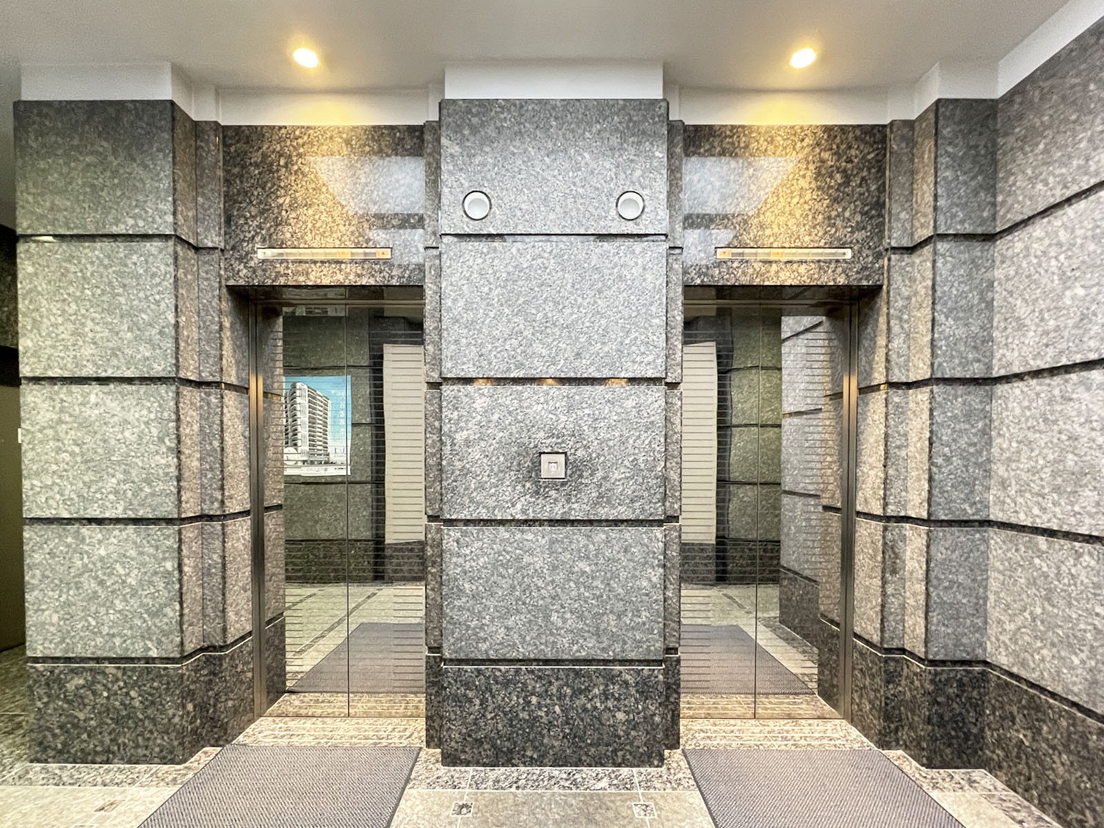 エレベーター(2基)