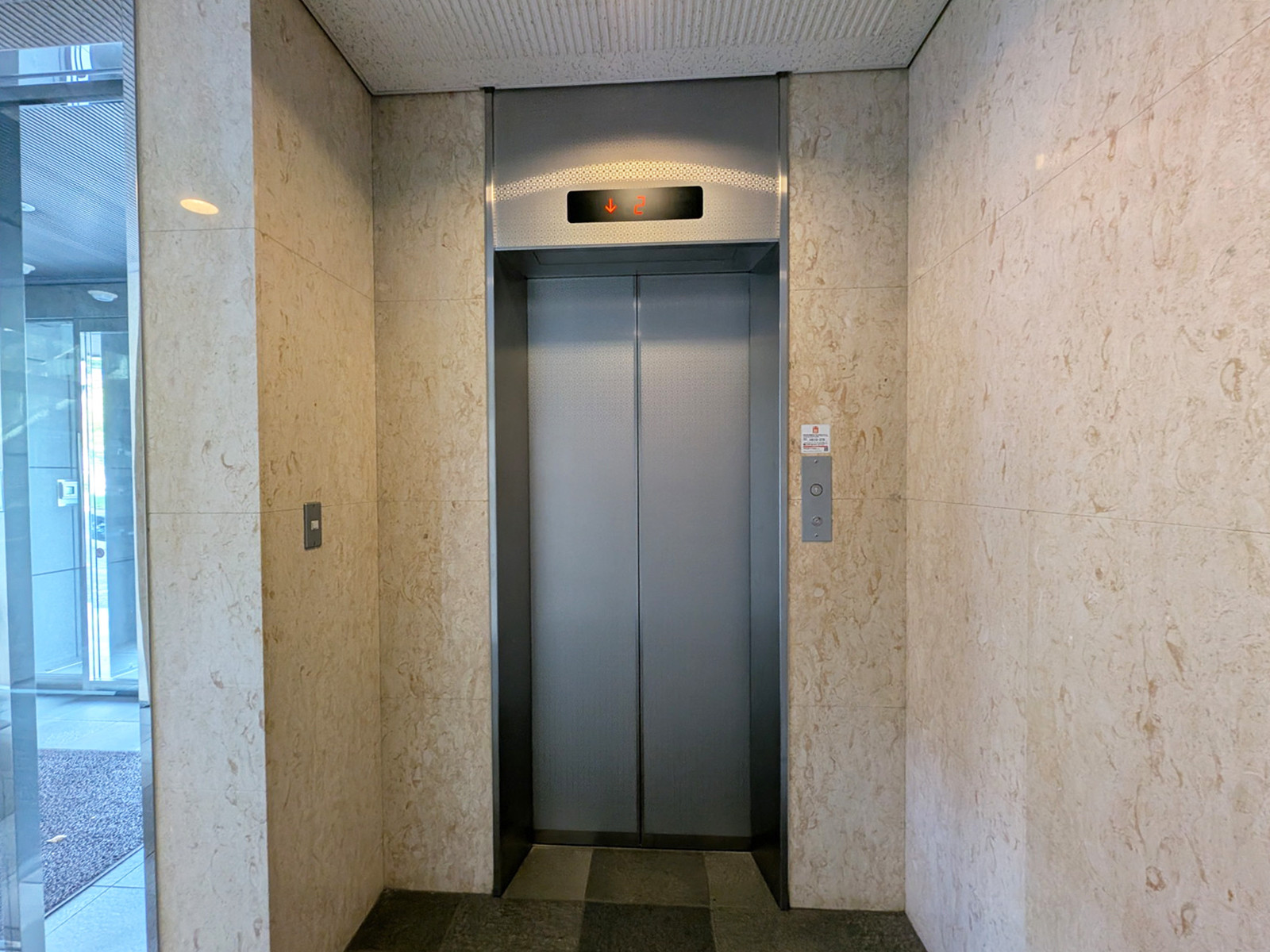 エレベーター(1基)