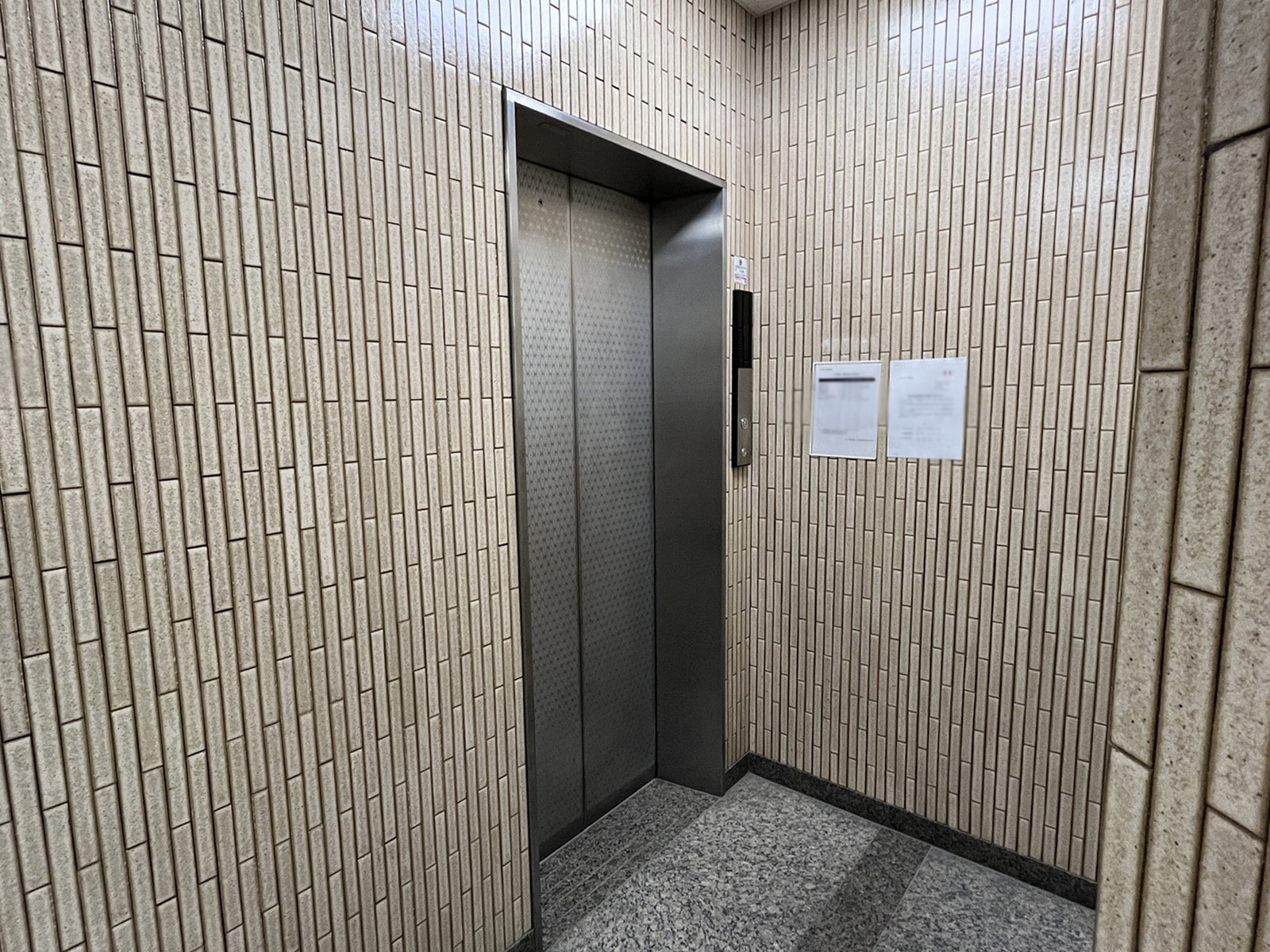 エレベーター(1基)