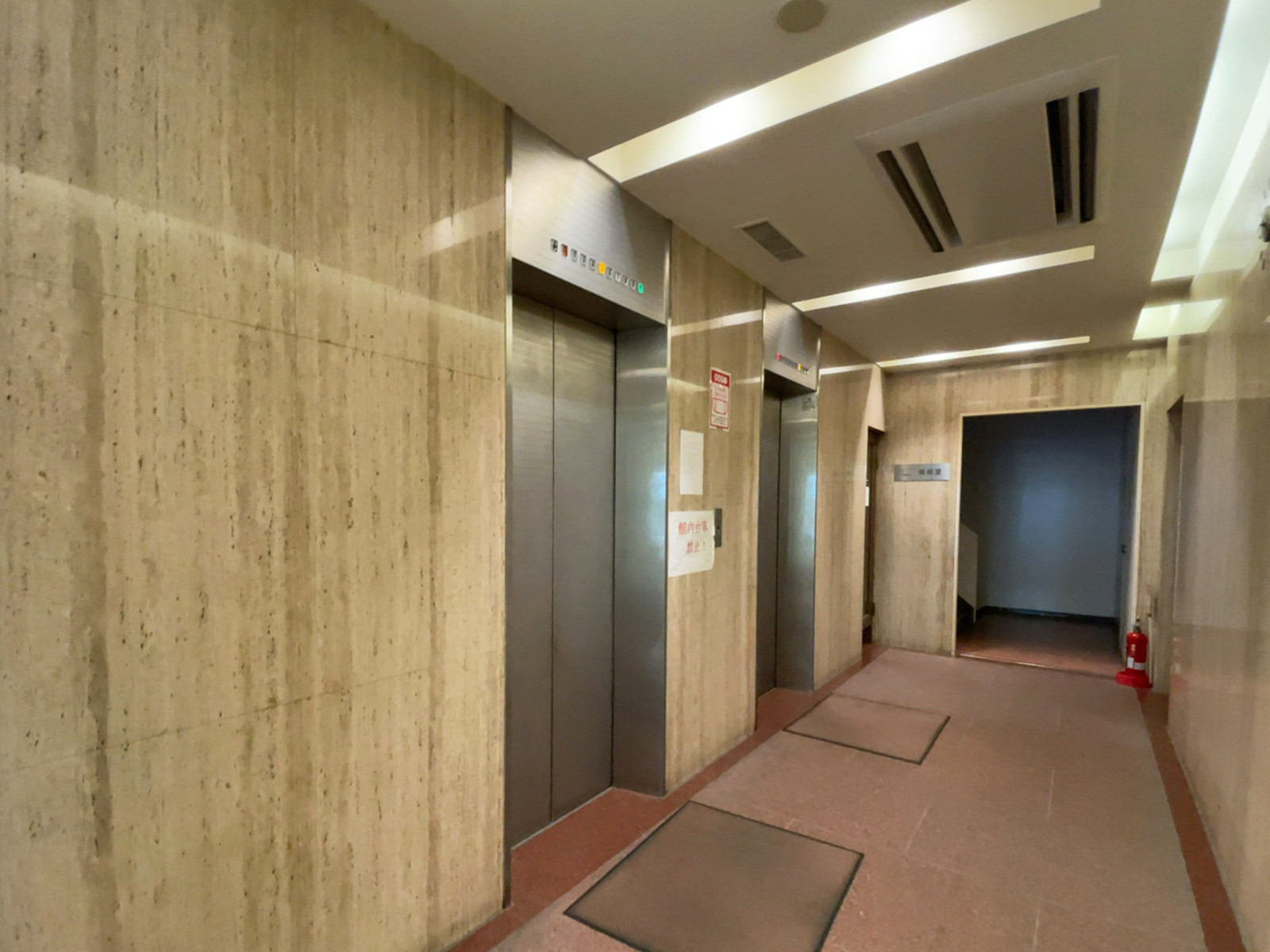 エレベーター(2基)