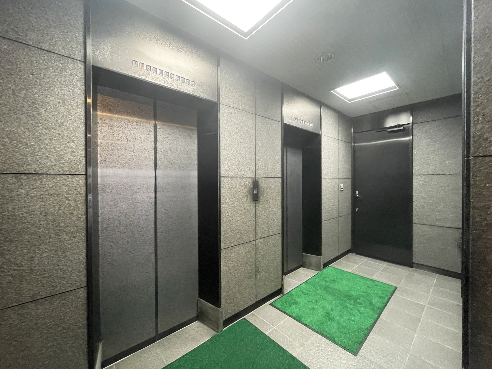 エレベーター(2基)