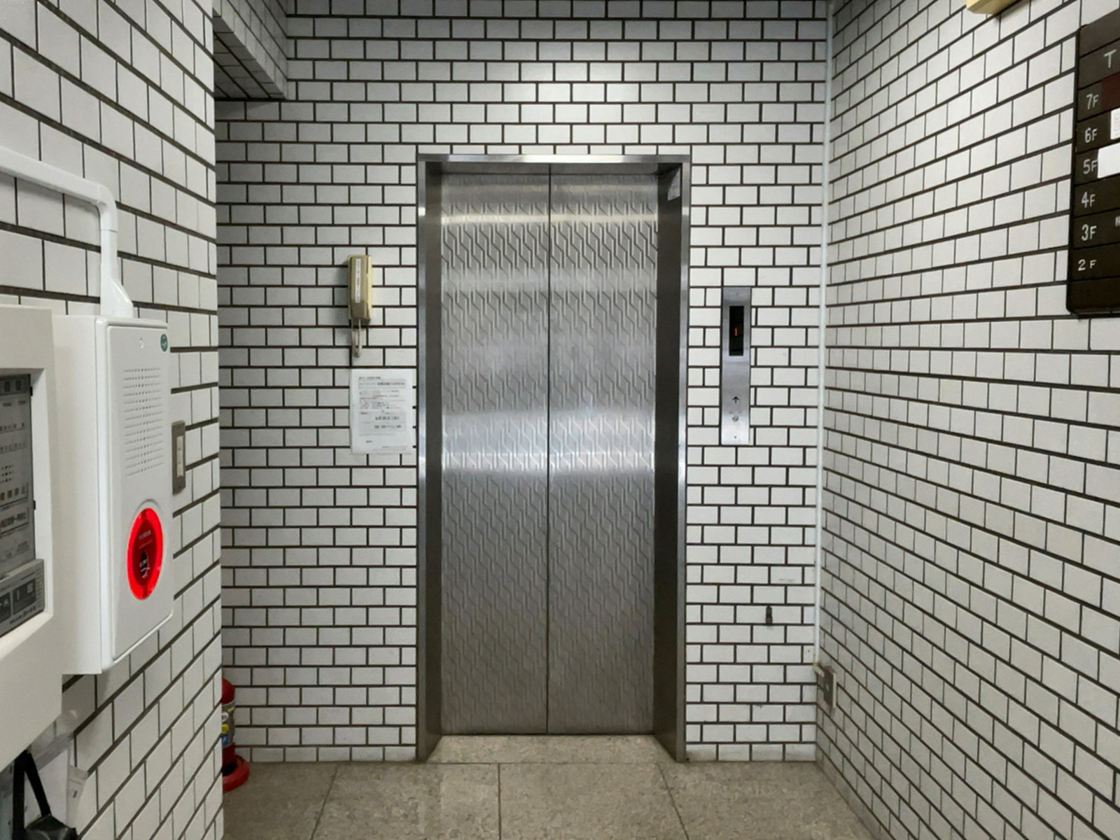 エレベーター(1基)