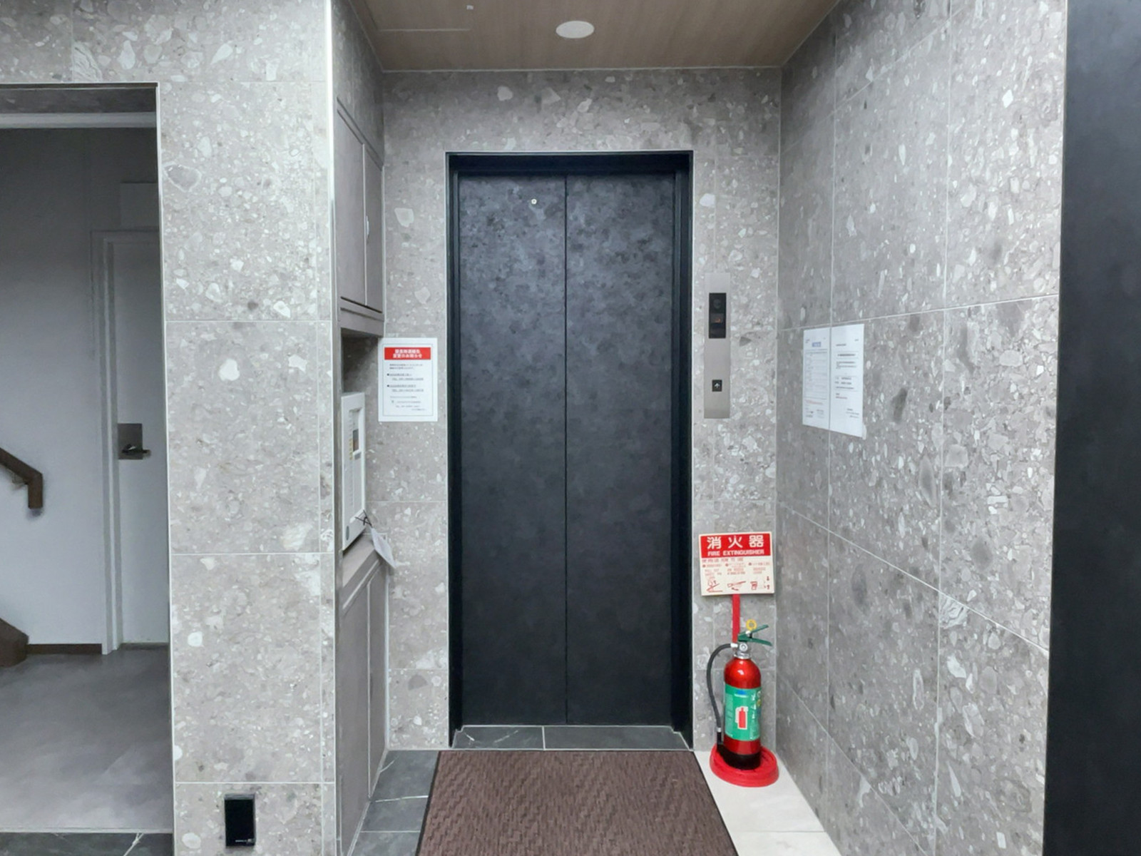 エレベーター(1基)