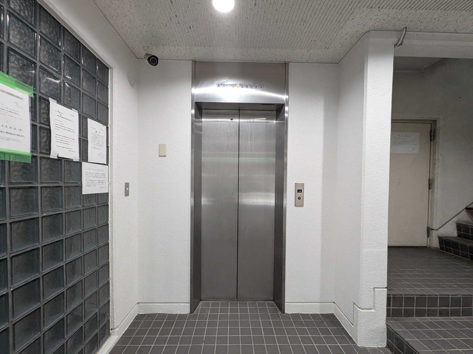 エレベーター(1基)