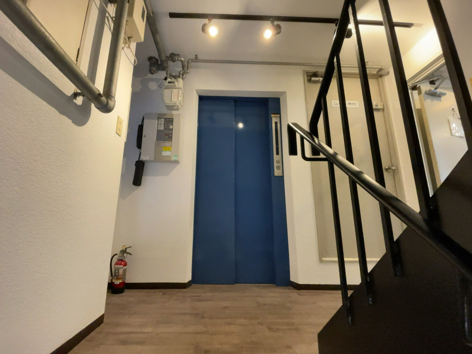 エレベーター(1基)