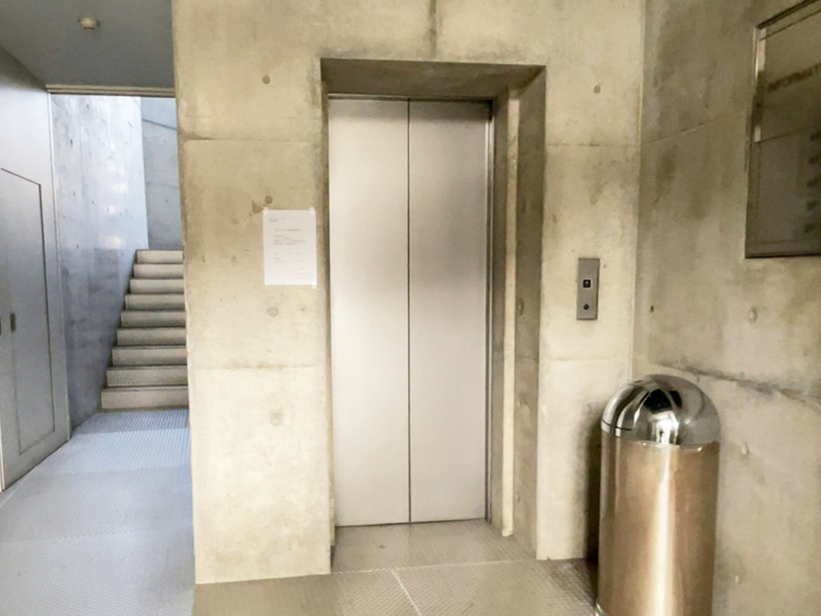 エレベーター(1基)
