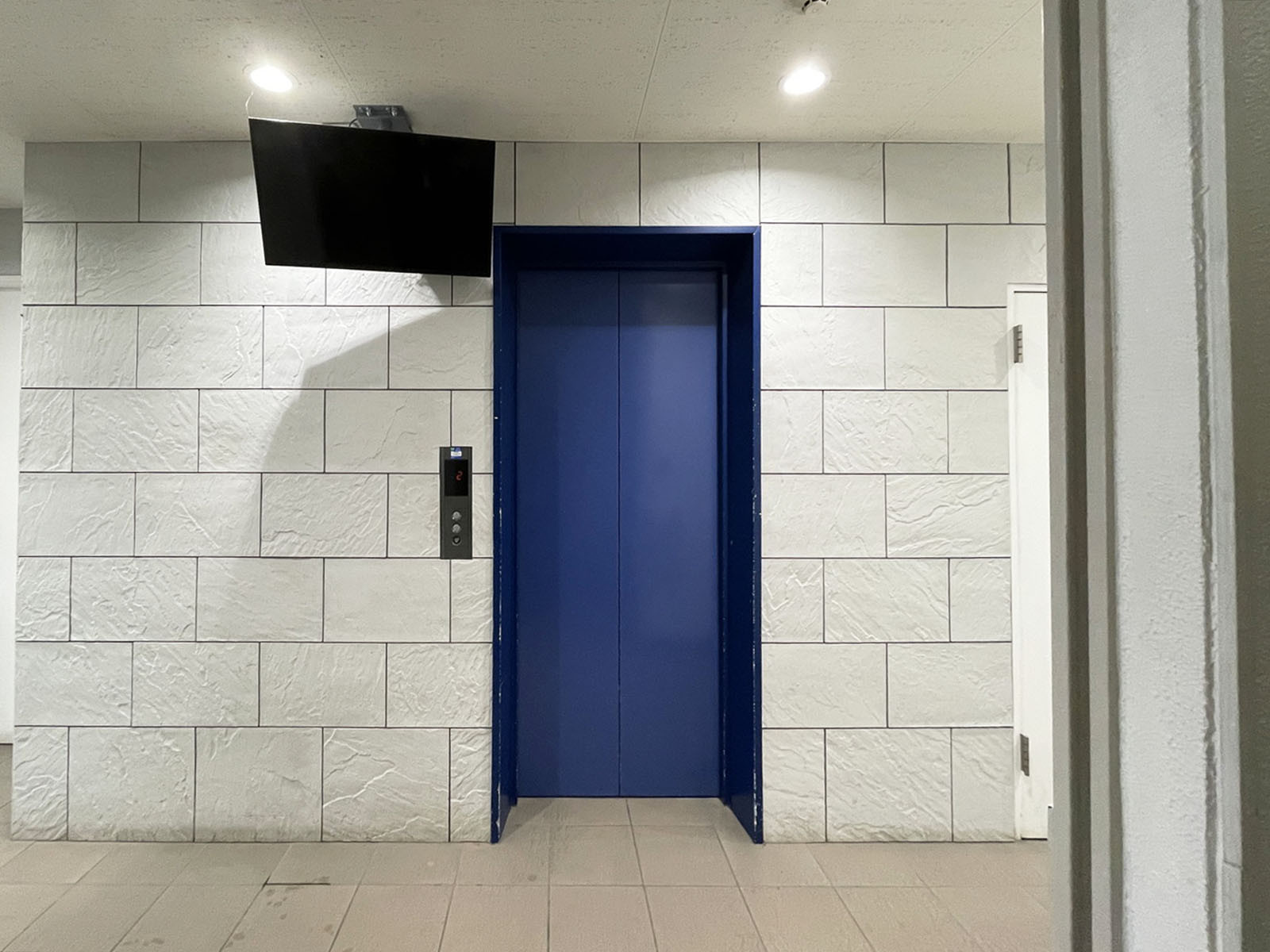 エレベーター(1基)
