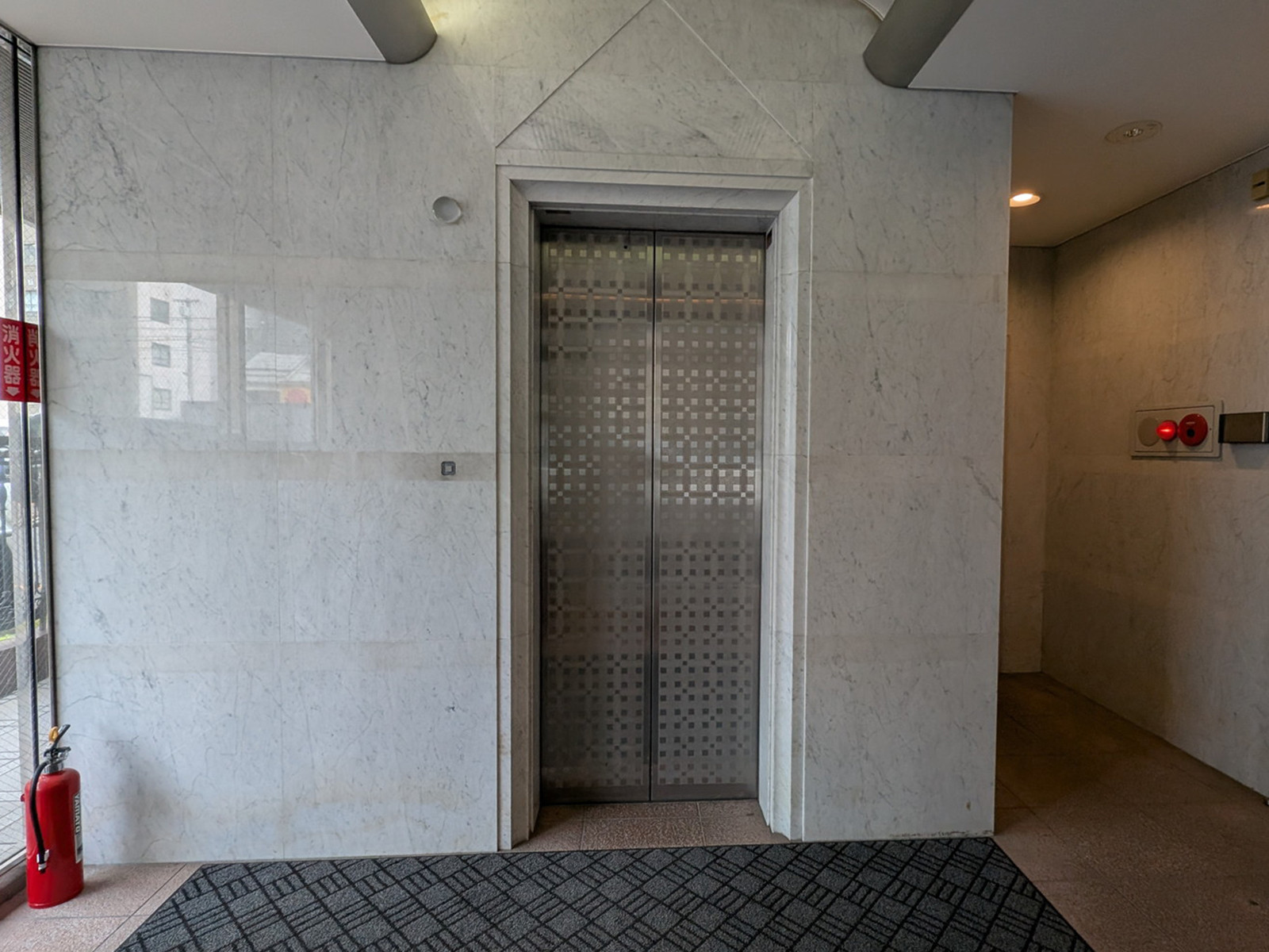 エレベーター(1基)