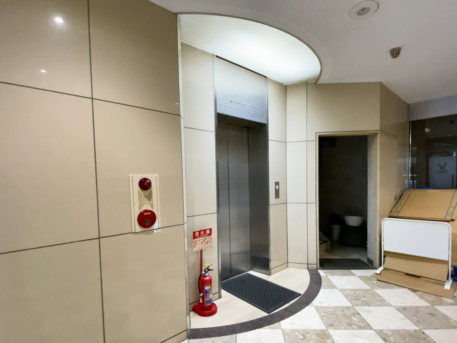 エレベーター(1基)