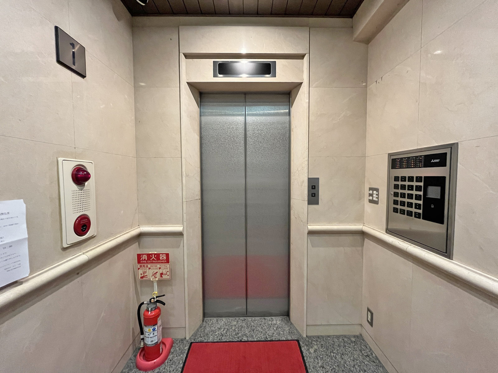 エレベーター(1基)