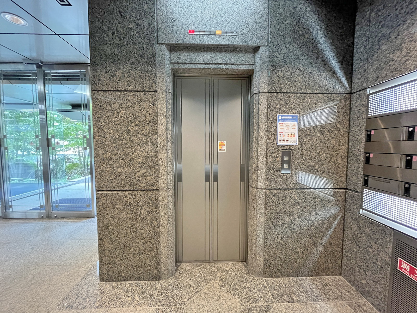 エレベーター(1基)