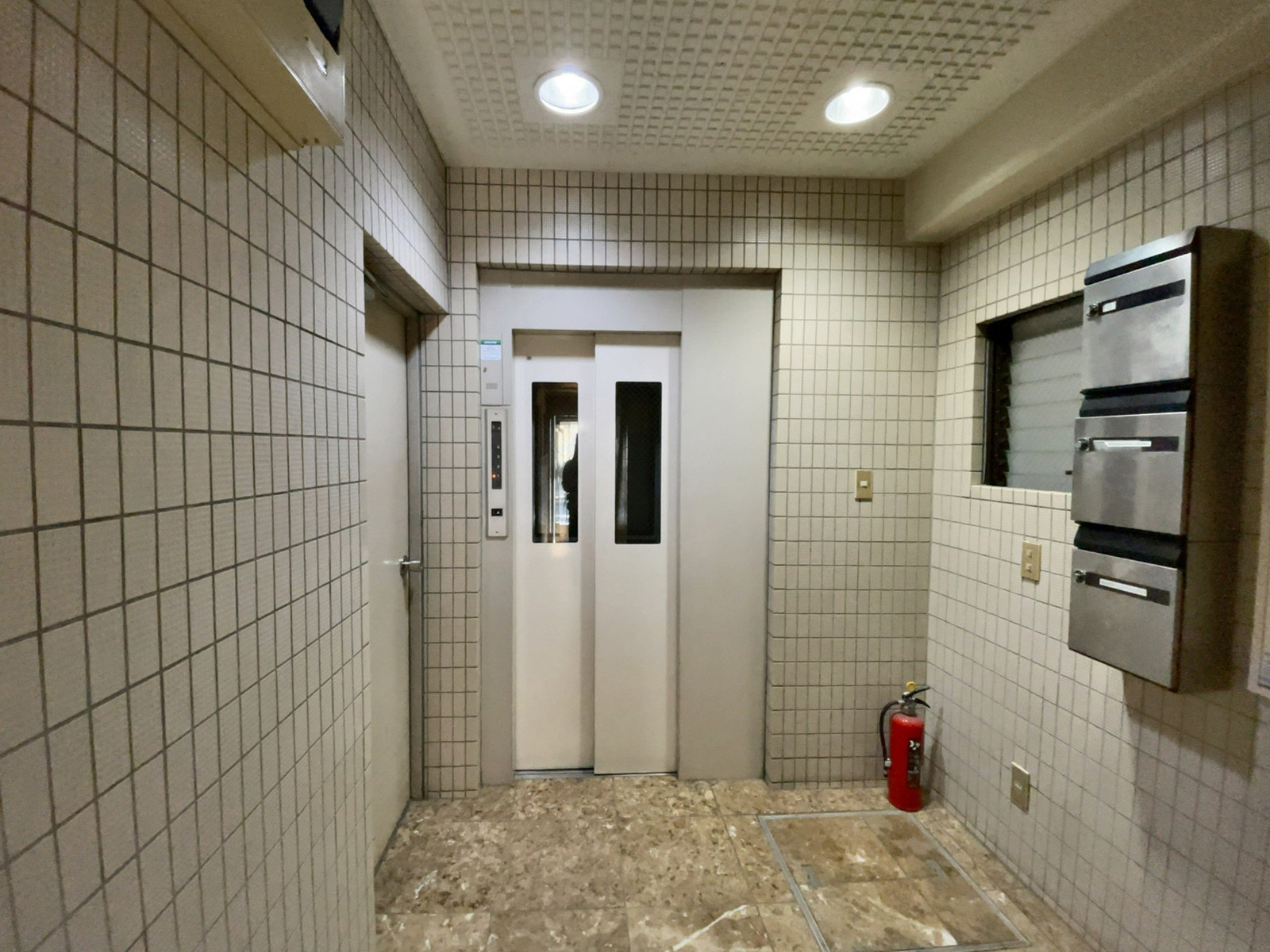 エレベーター(1基)