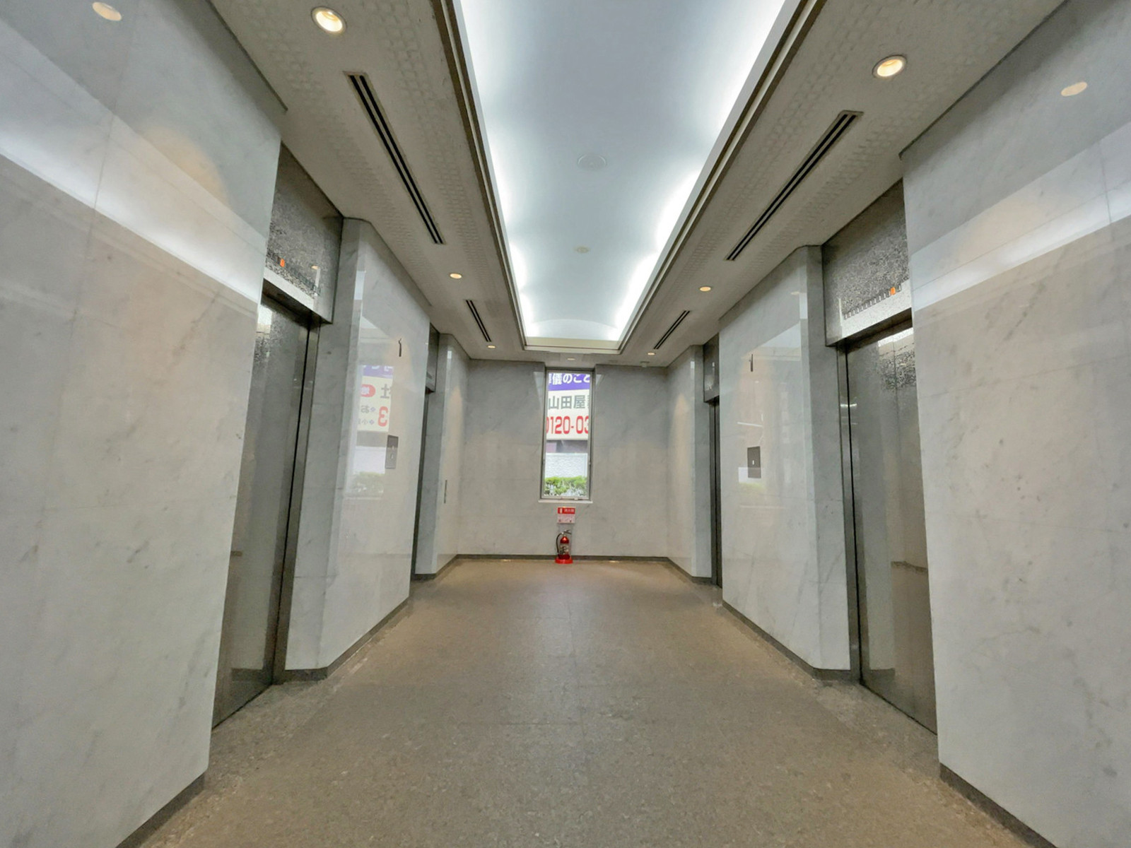 エレベーター(5基)