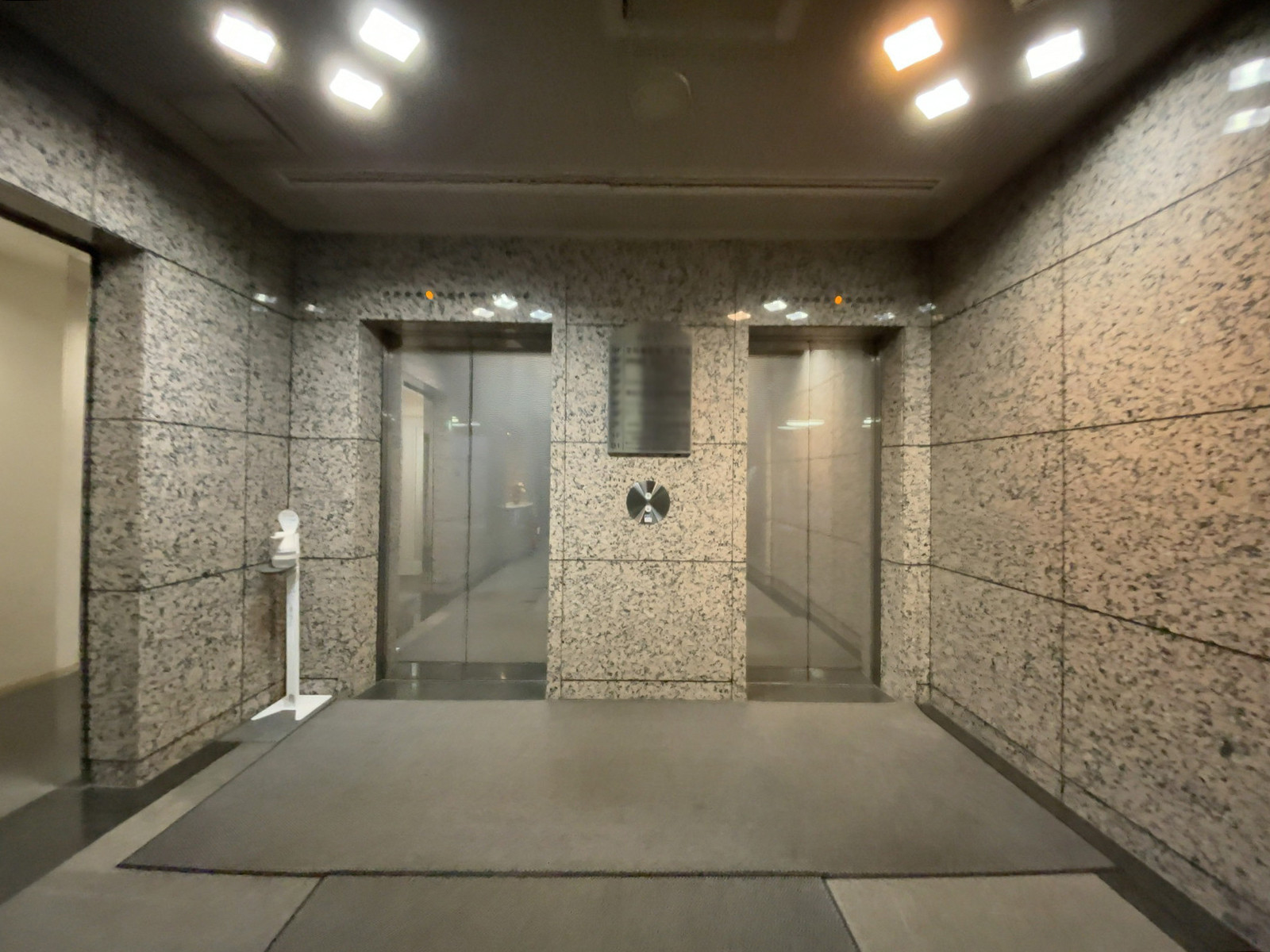 エレベーター(2基)