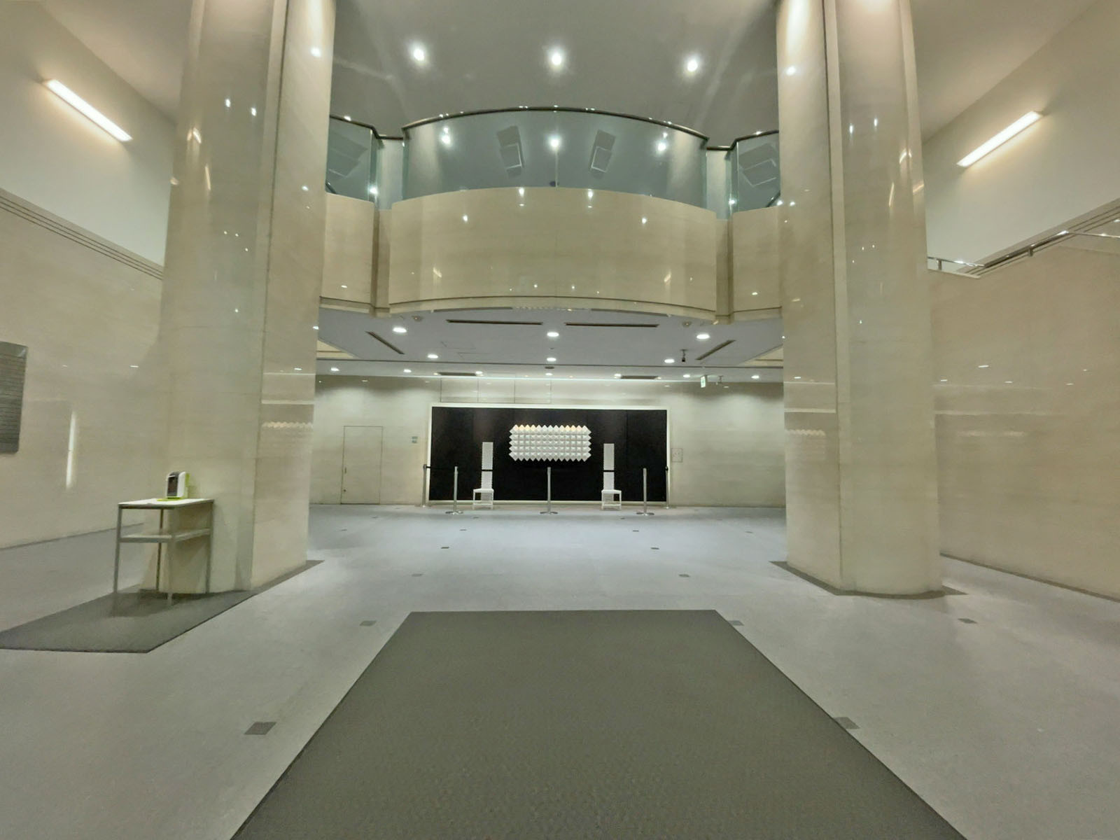 エントランスホール