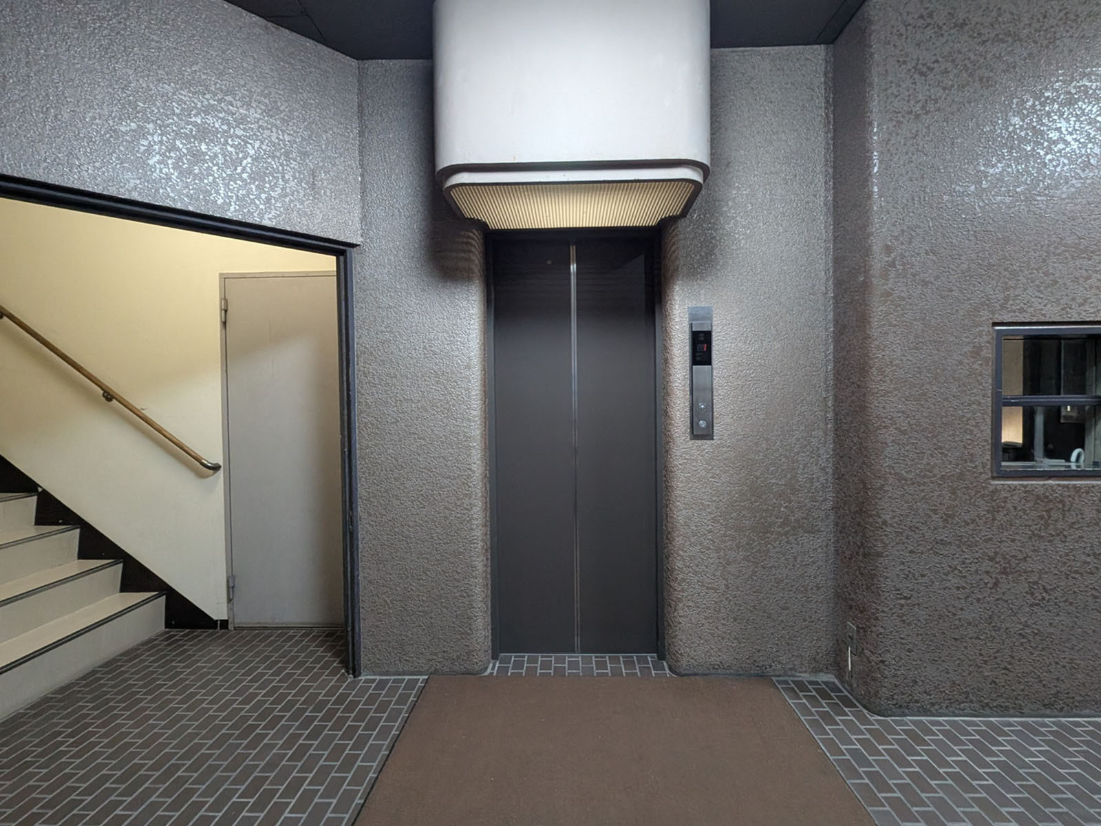 エレベーター(1基)