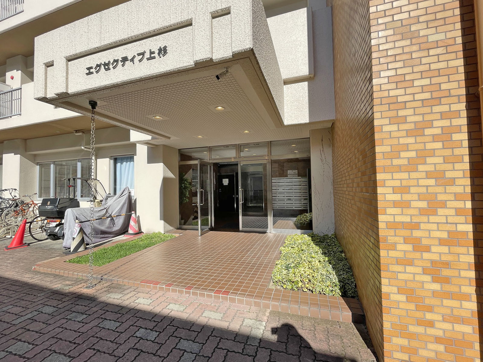 建物出入口