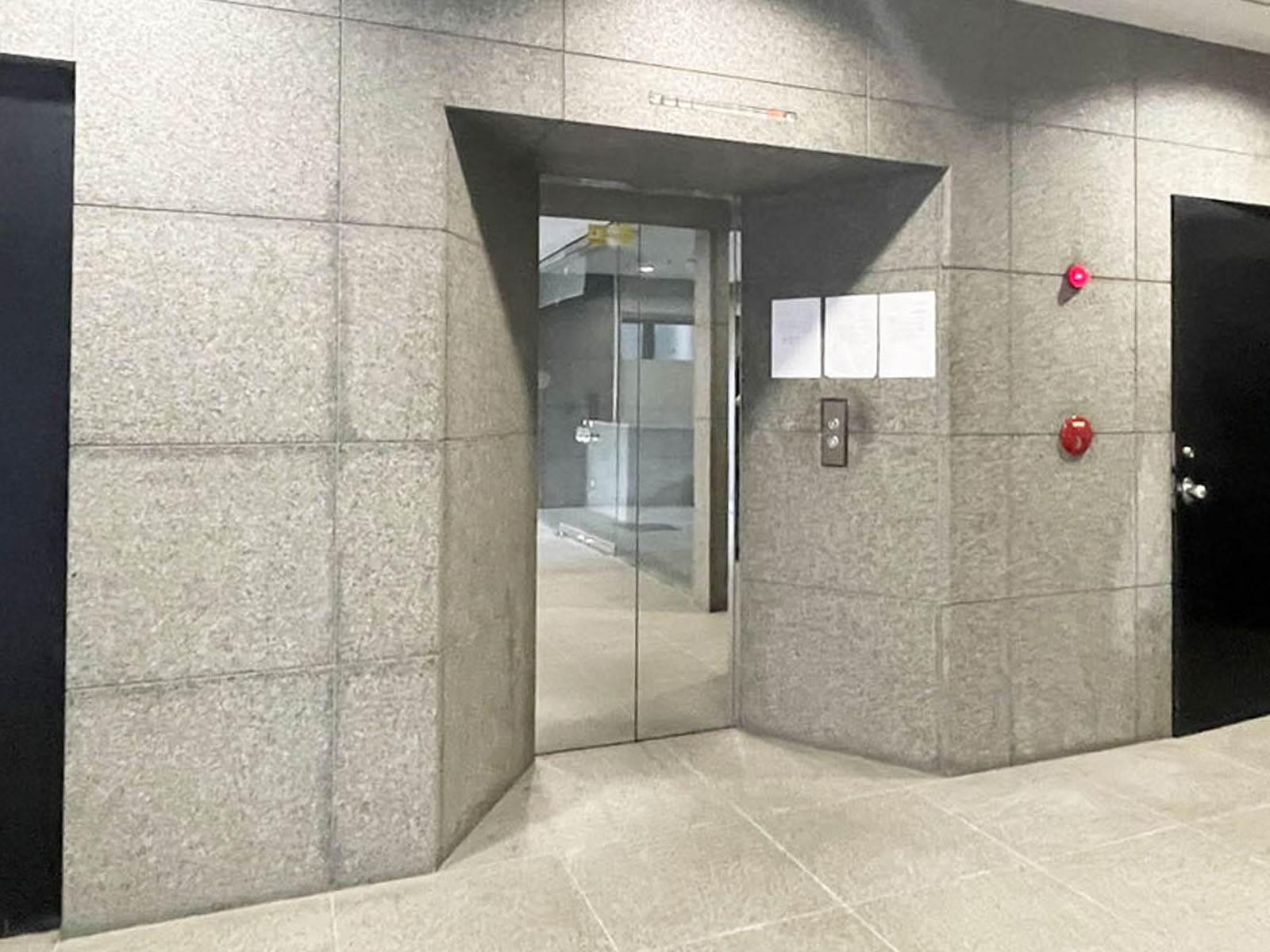エレベーター(1基)