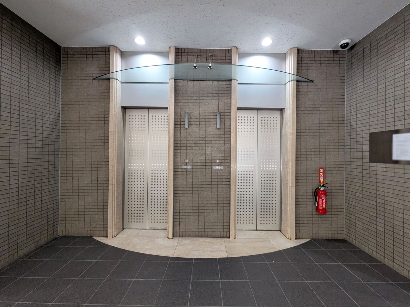 エレベーター(2基)