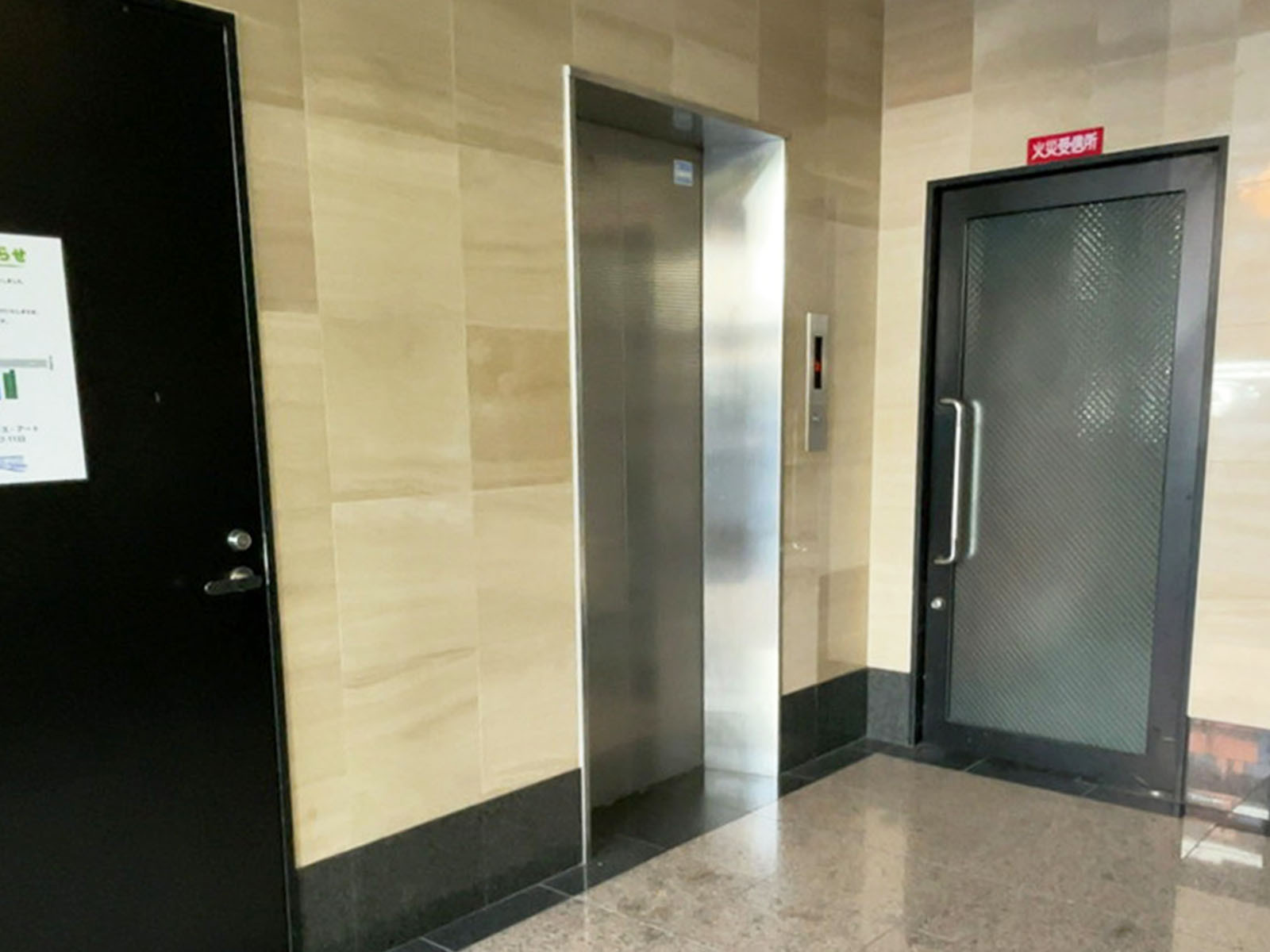 エレベーター(1基)