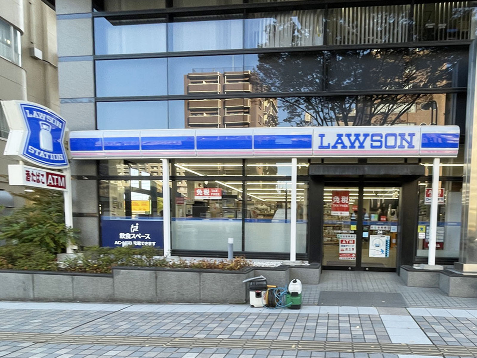 1階のローソン 仙台榴ヶ岡四丁目店