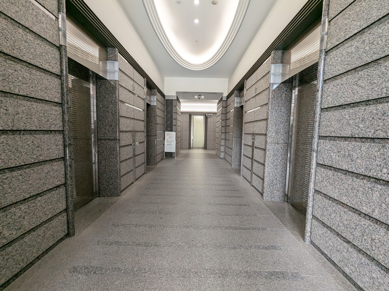 13-23階専用エレベーター(4基)