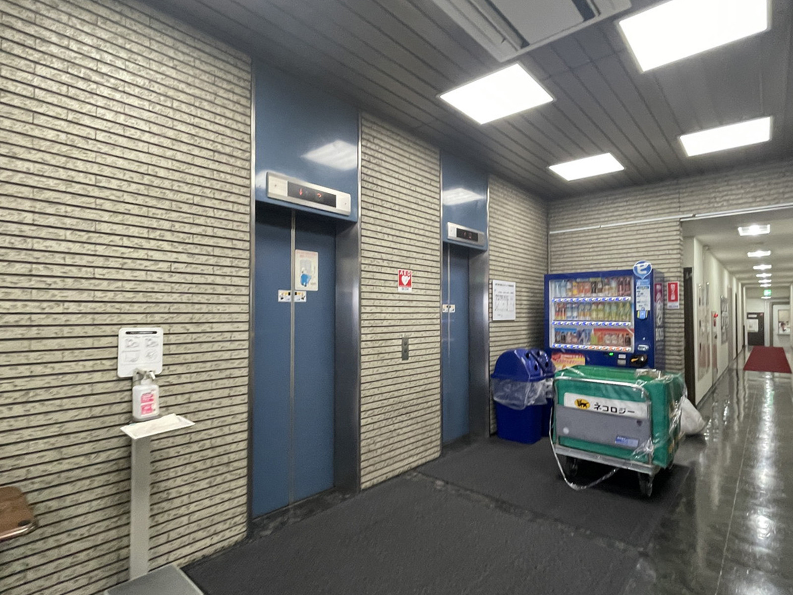 エレベーター(2基)