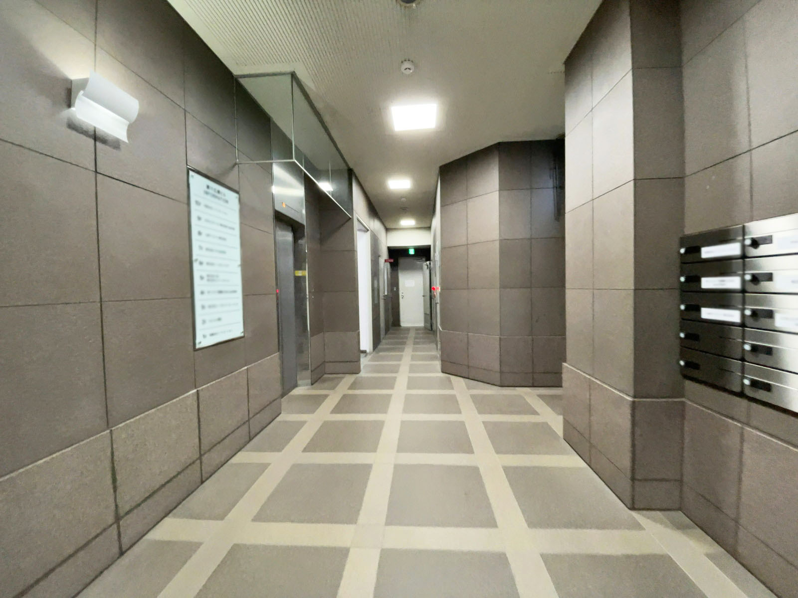 エントランス