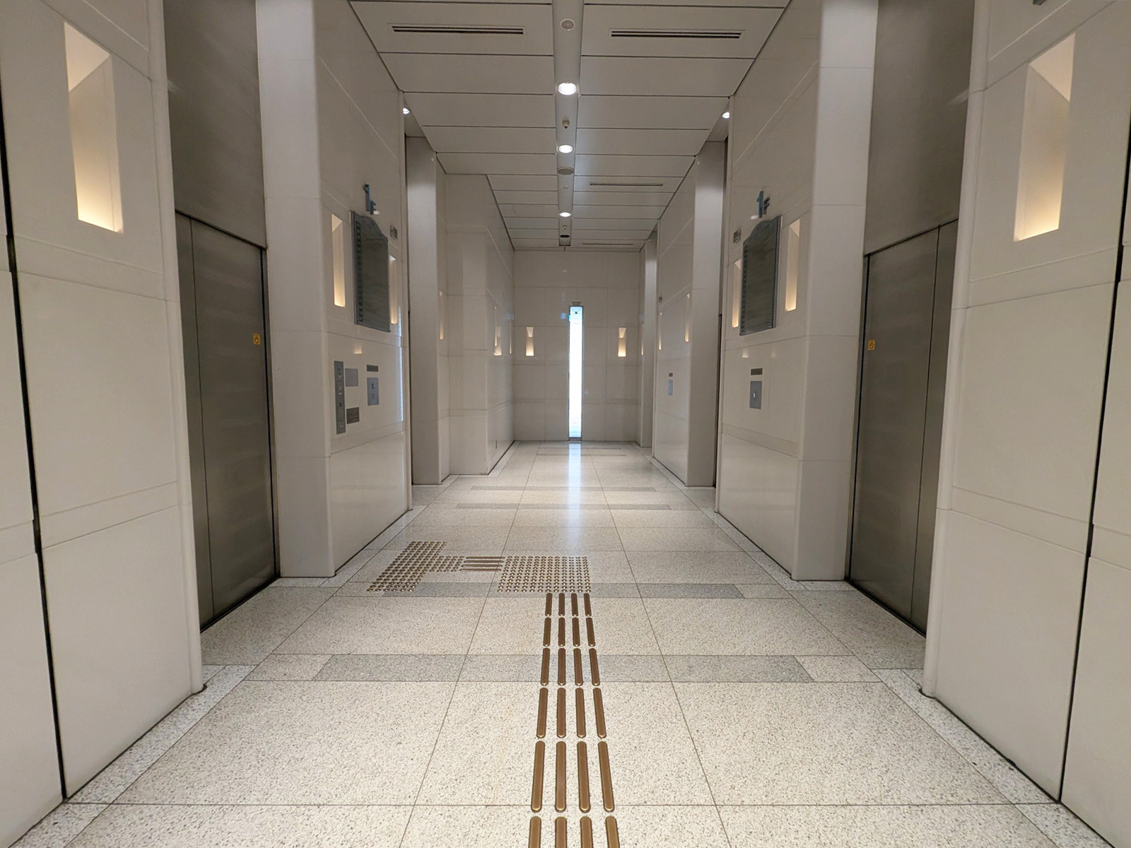 エレベーターホール