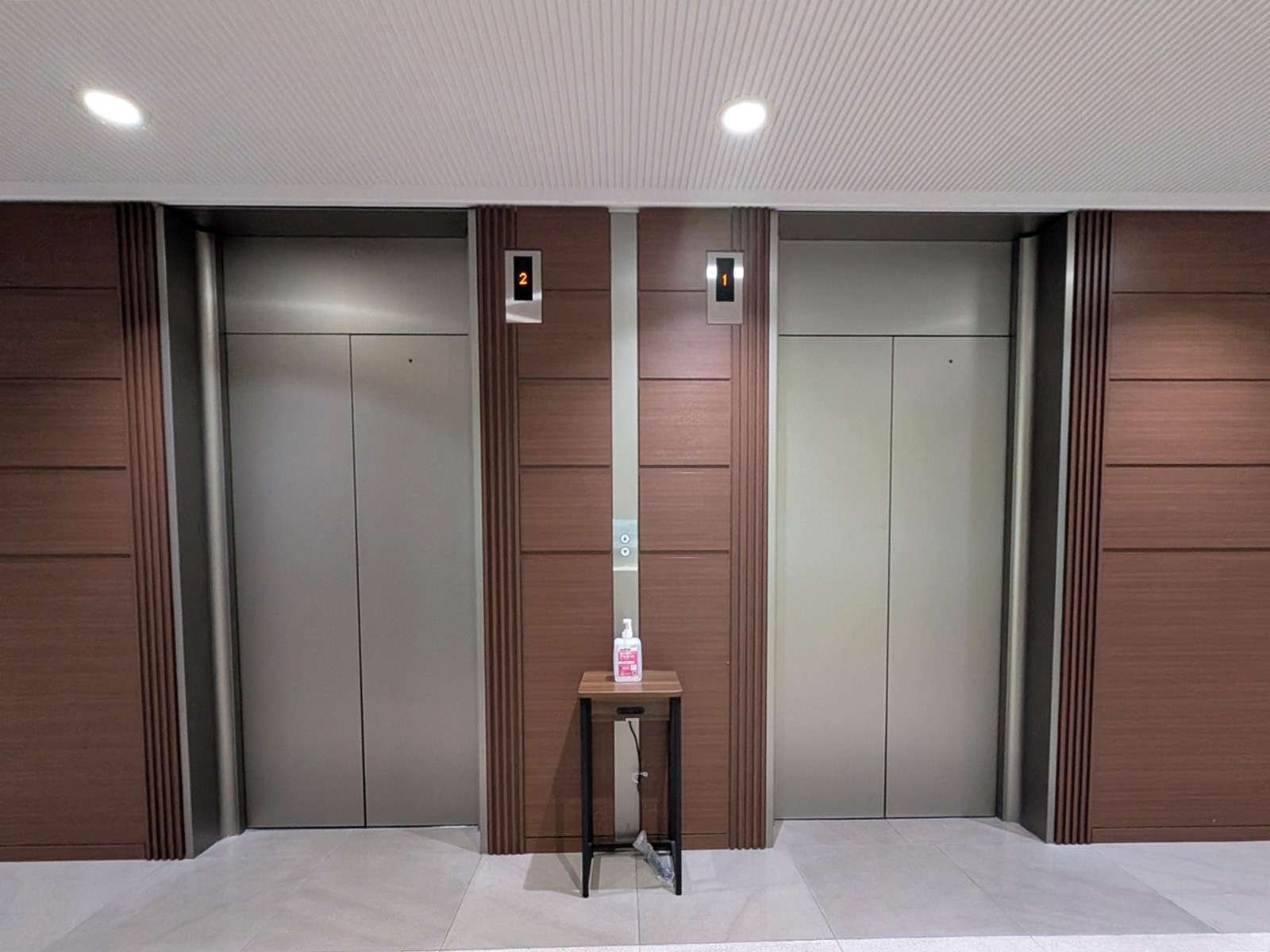 エレベーター(乗用2基)