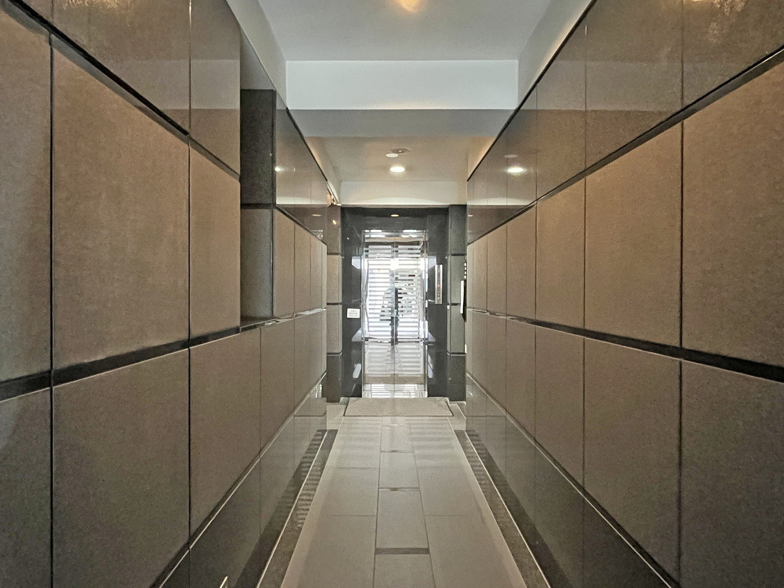 エレベーター(1基)