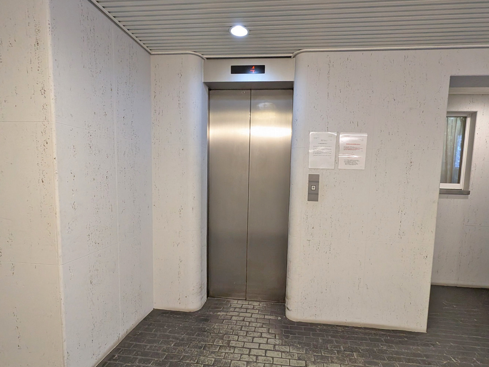 エレベーター(1基)