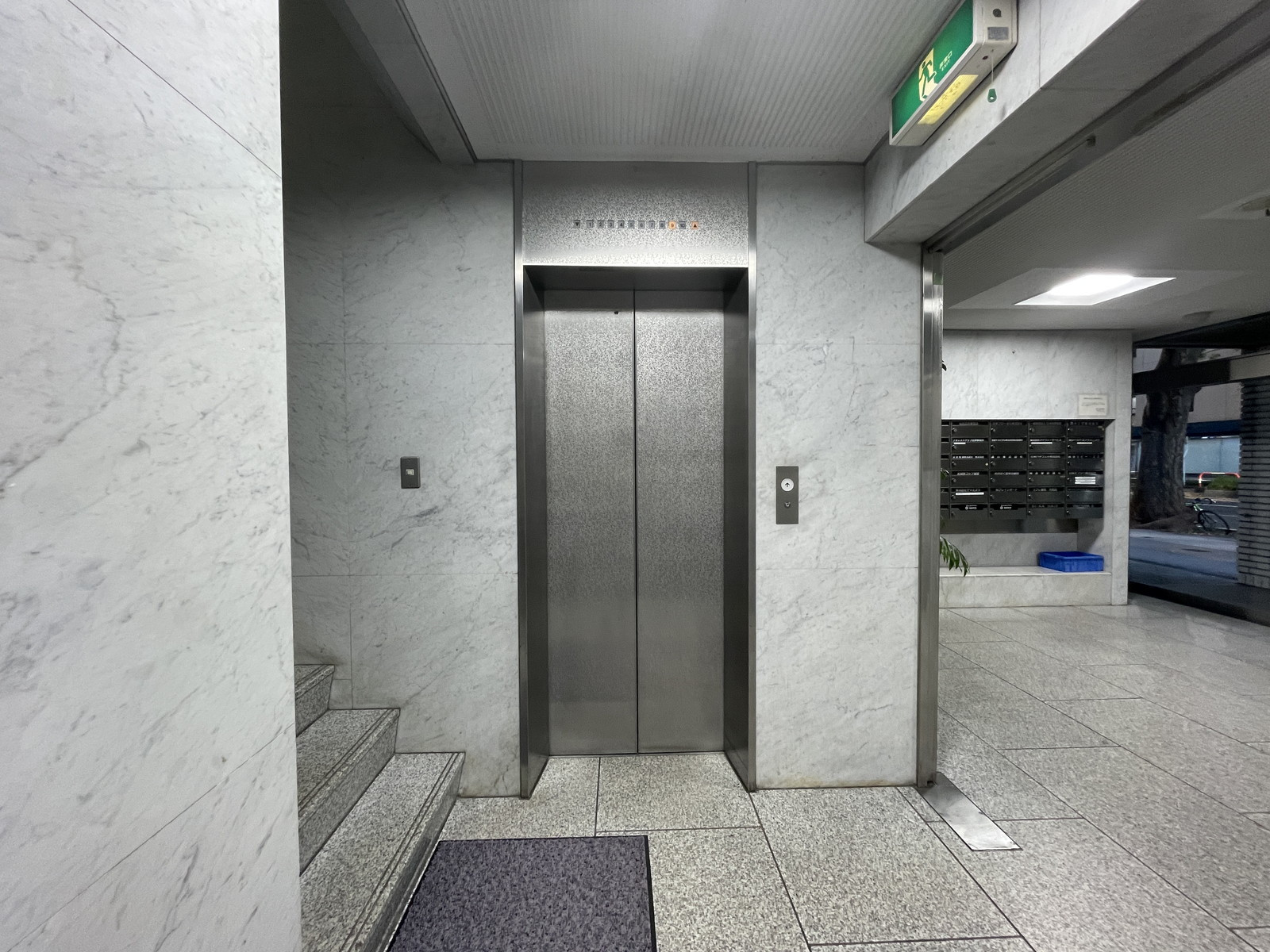 エレベーター(1基)